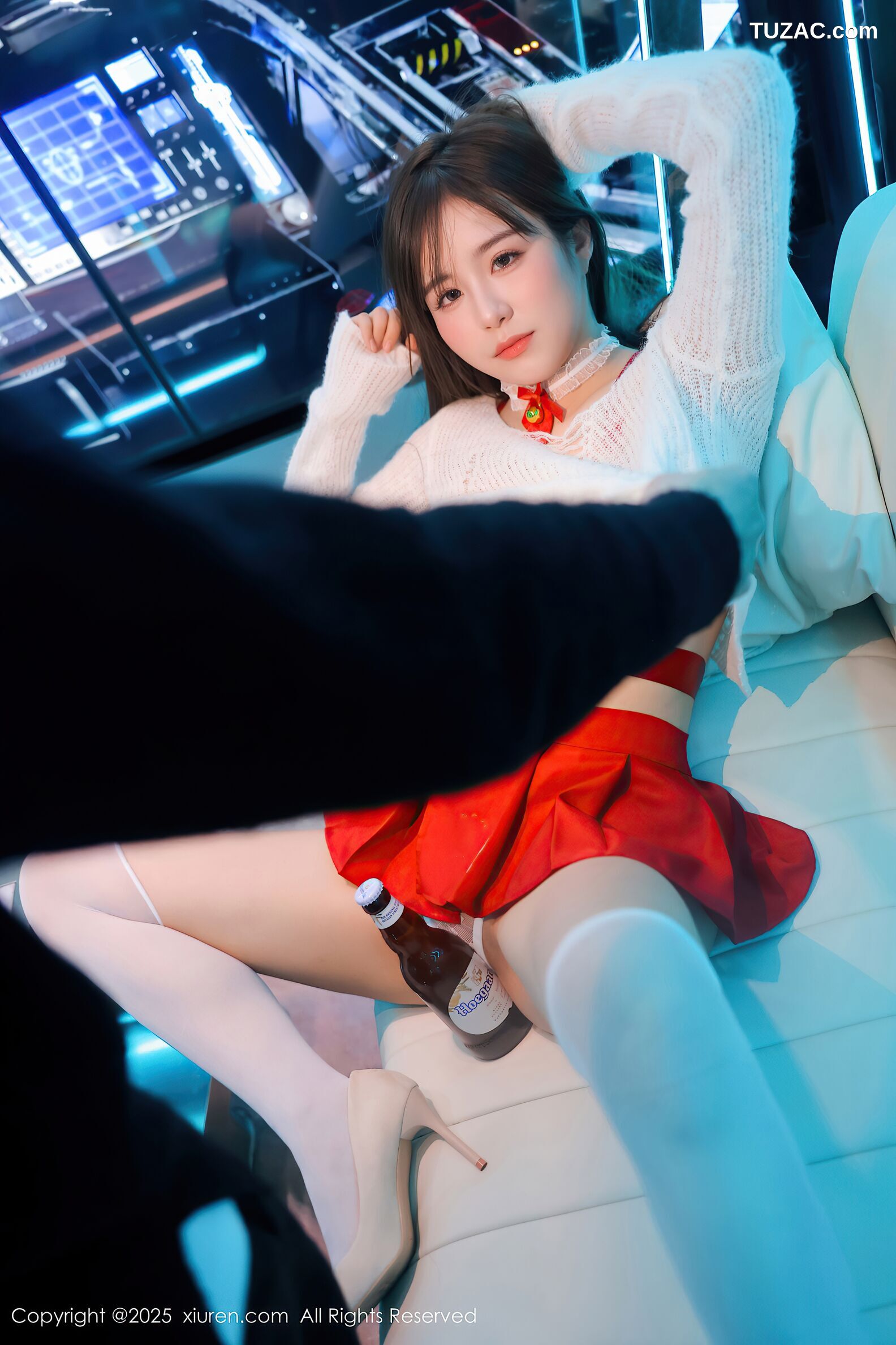 XiuRen秀人网-10470-小肉肉咪-童颜巨乳红色短裙白丝爆乳-2025.06.26