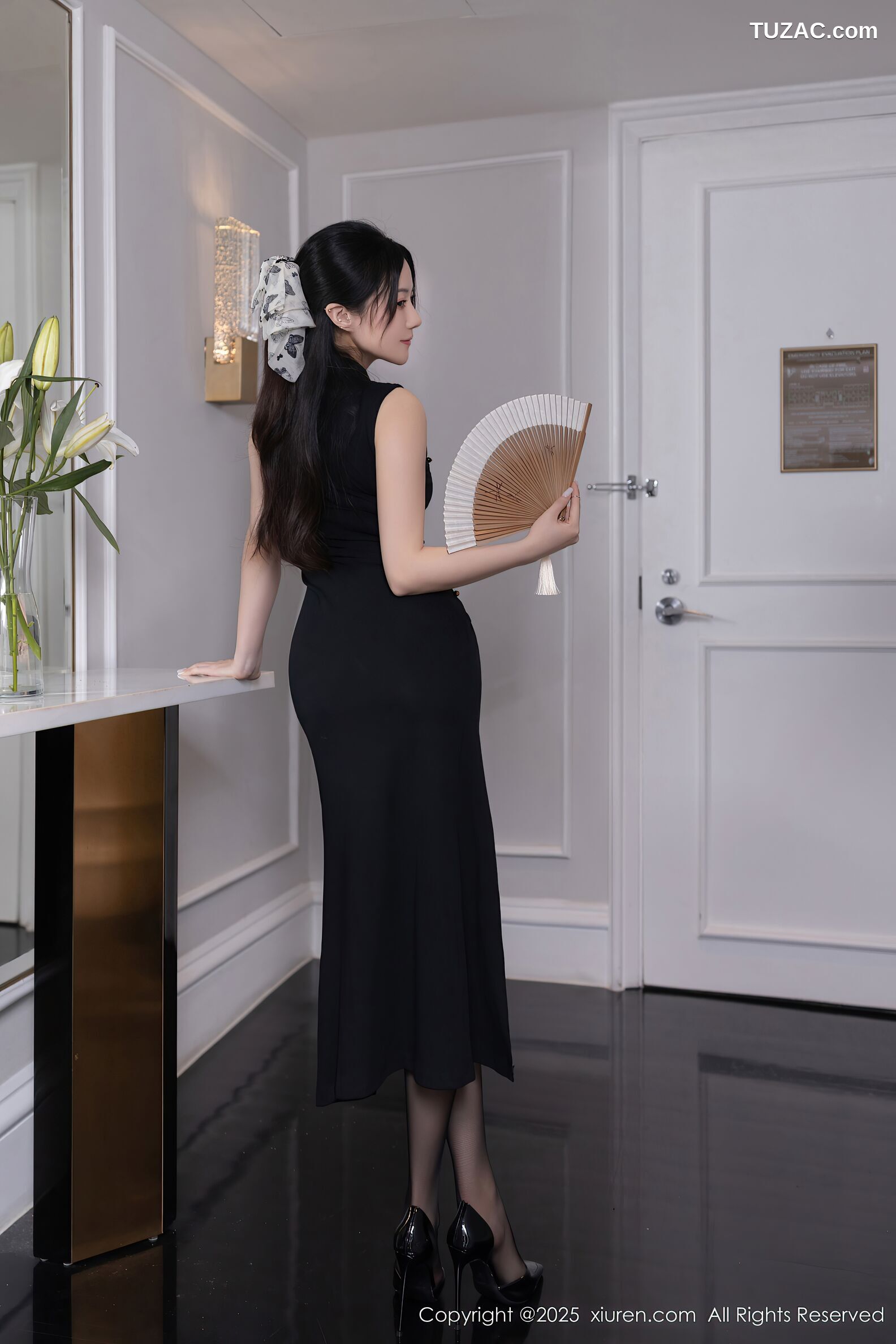 XiuRen秀人网-10480-鱼子酱Fish-印尼旅拍-黑色旗袍黑内衣-2025.06.27