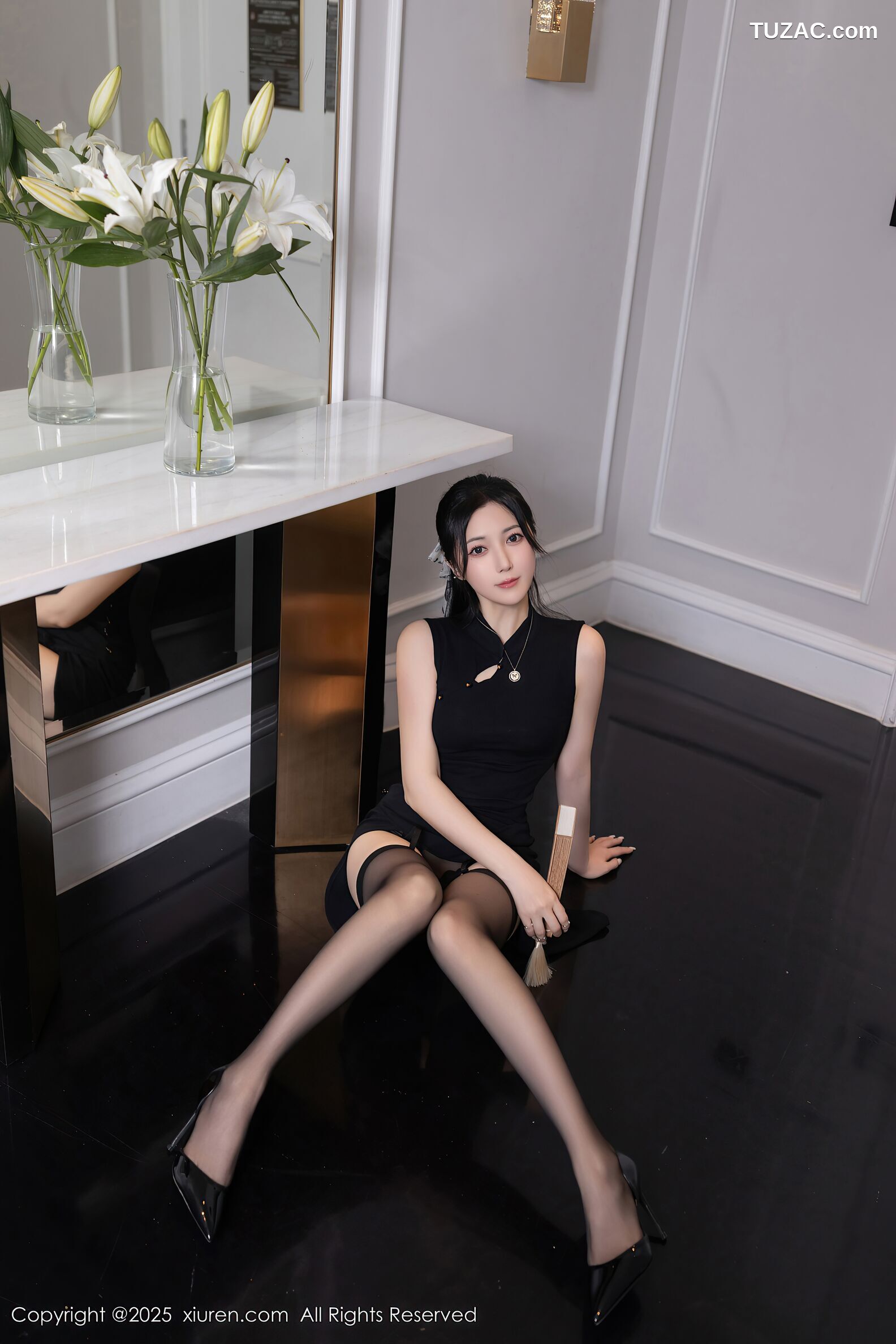 XiuRen秀人网-10480-鱼子酱Fish-印尼旅拍-黑色旗袍黑内衣-2025.06.27