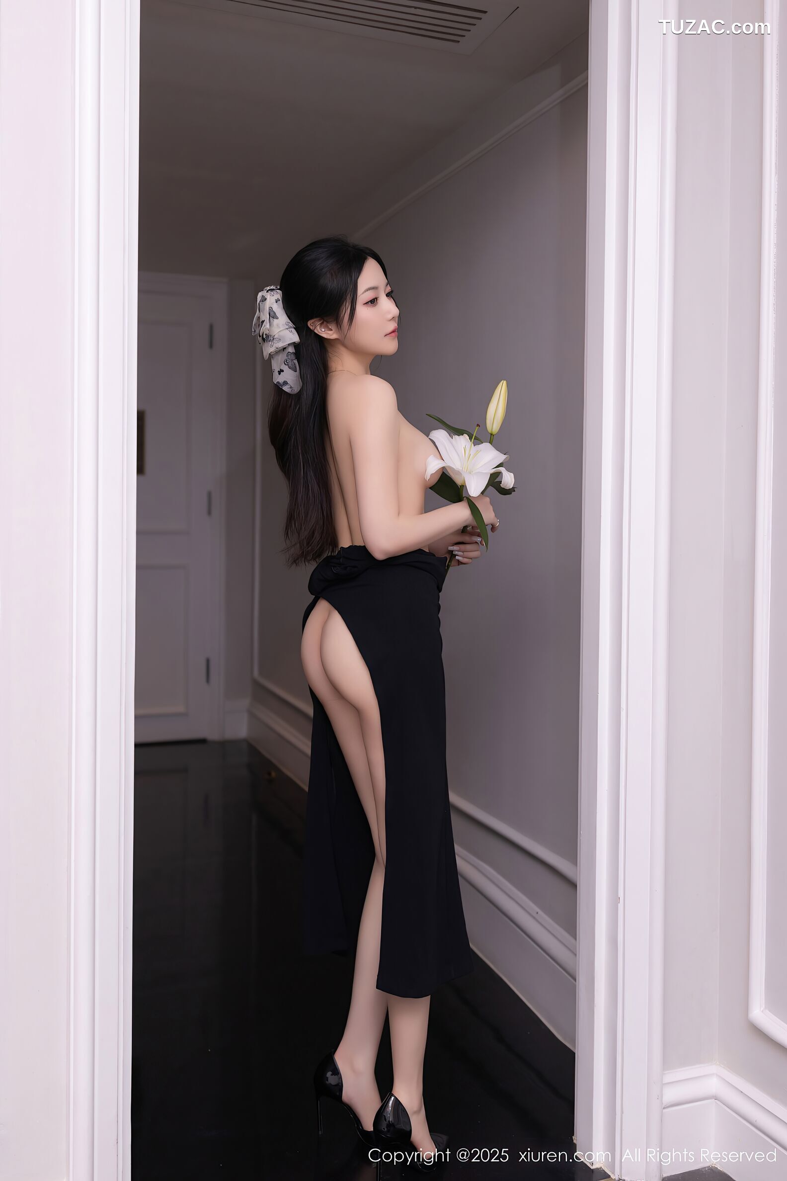 XiuRen秀人网-10480-鱼子酱Fish-印尼旅拍-黑色旗袍黑内衣-2025.06.27