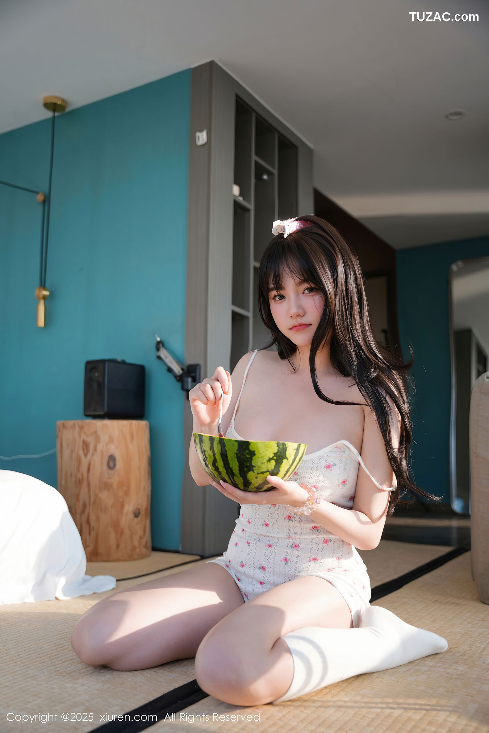 XiuRen秀人网-10483-软情-白色吊带短裙白色丝袜-2025.06.30