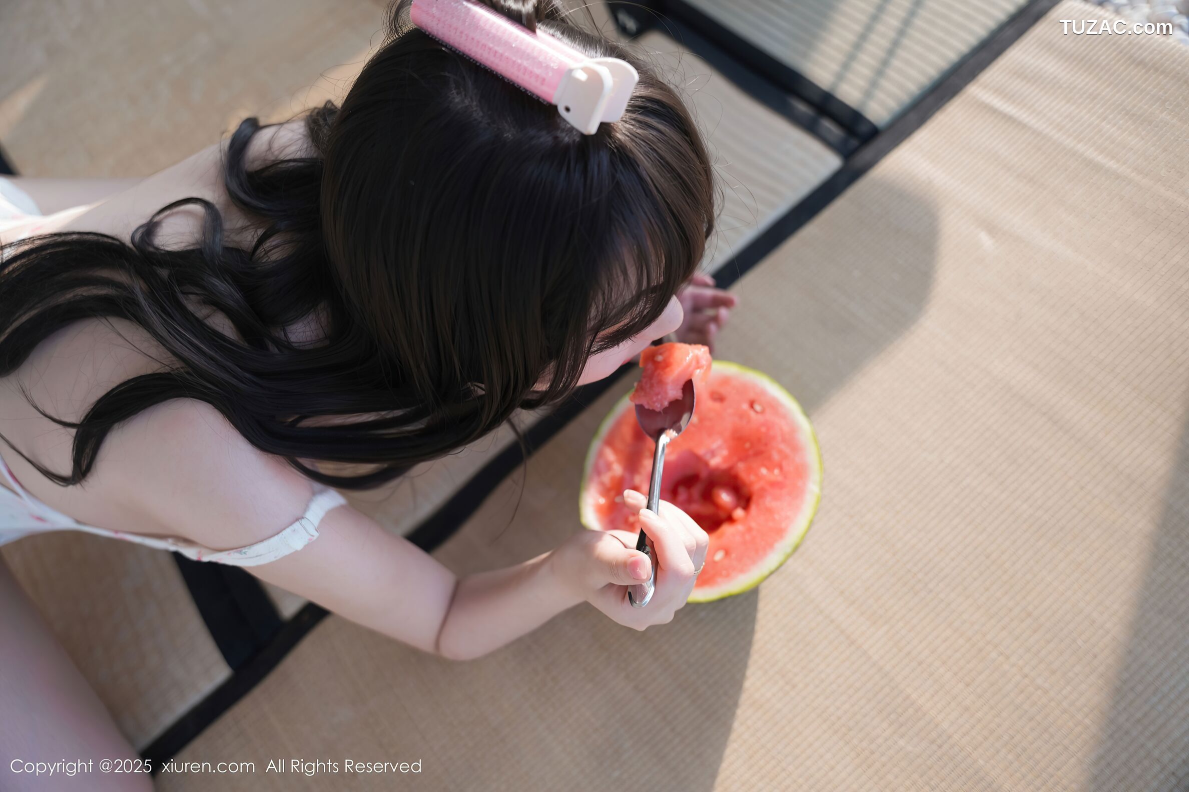 XiuRen秀人网-10483-软情-白色吊带短裙白色丝袜-2025.06.30