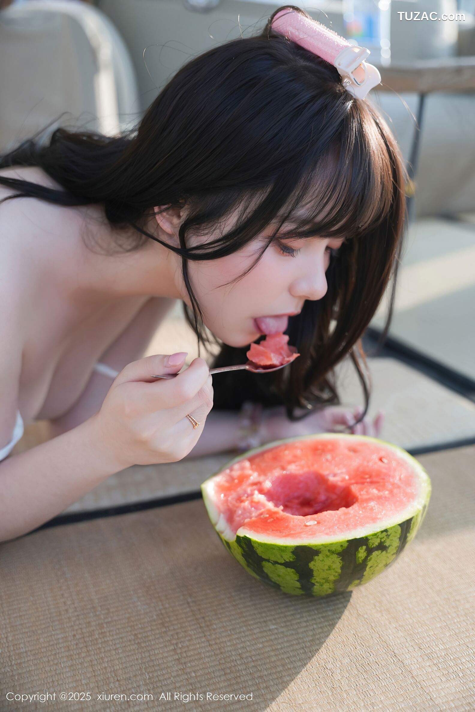 XiuRen秀人网-10483-软情-白色吊带短裙白色丝袜-2025.06.30