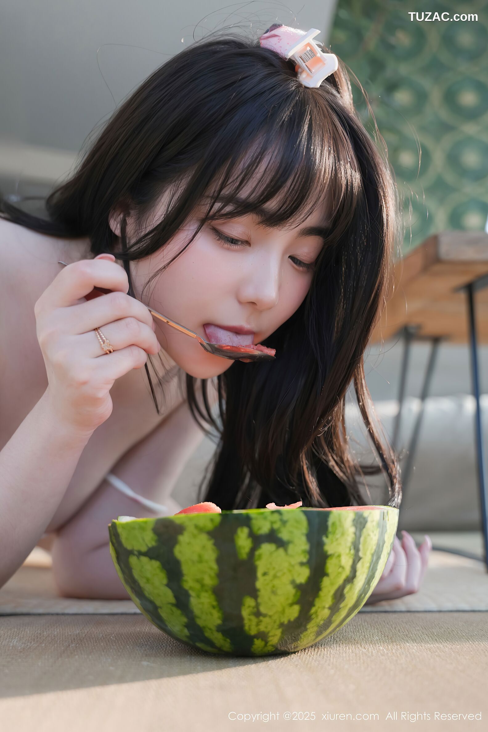 XiuRen秀人网-10483-软情-白色吊带短裙白色丝袜-2025.06.30