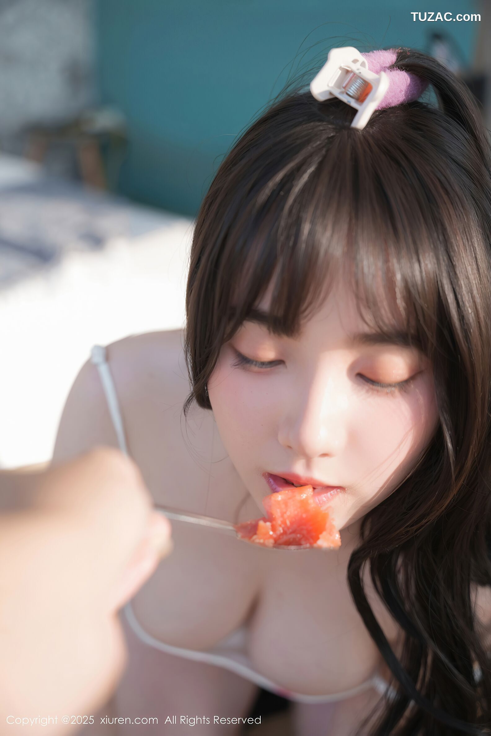 XiuRen秀人网-10483-软情-白色吊带短裙白色丝袜-2025.06.30