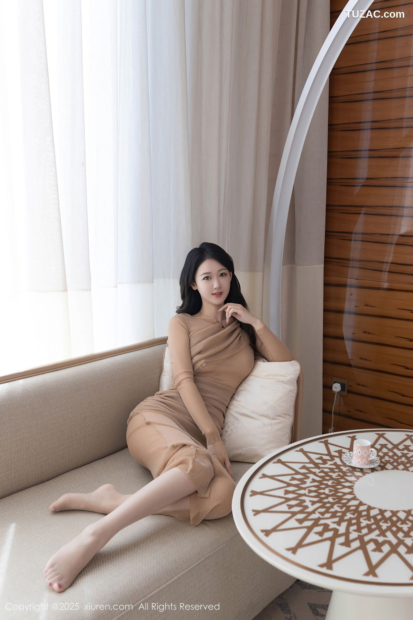 XiuRen秀人网-10486-唐安琪-肉色连衣裙白色丝袜-2025.06.30