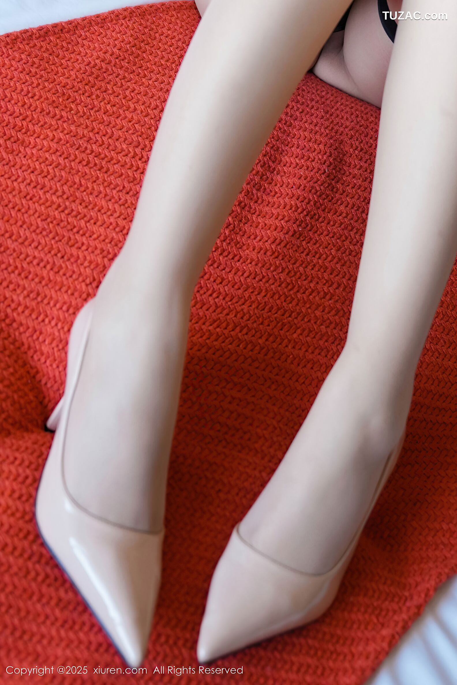 XiuRen秀人网-10487-美悠-OL黑条纹外套黑色情趣内衣-2025.07.01