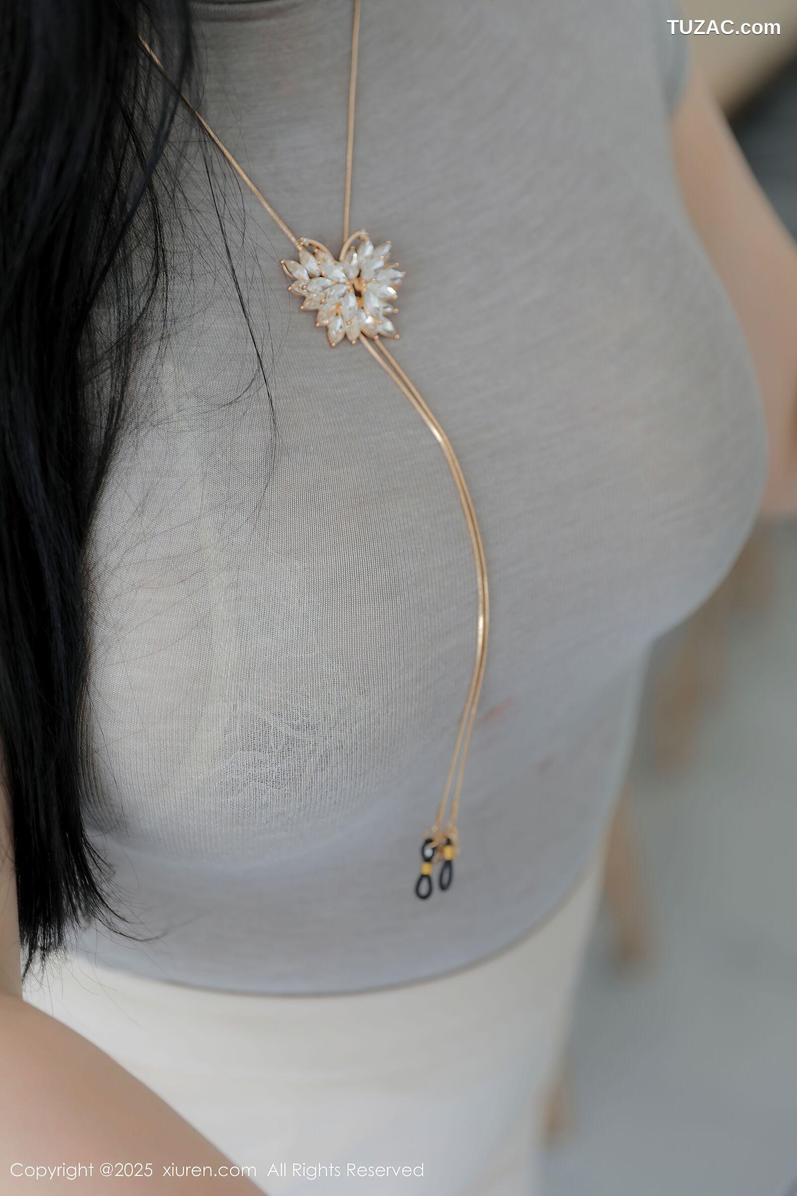 XiuRen秀人网-10488-王婉悠-OL灰T白短裙肉色内衣爆乳-2025.07.01