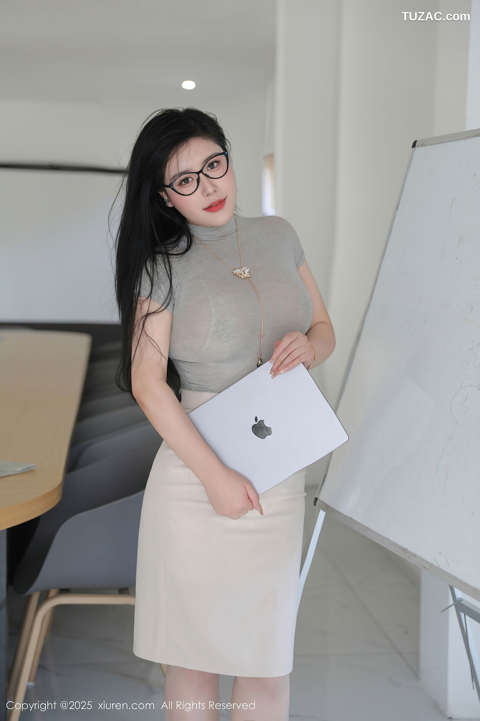 XiuRen秀人网-10488-王婉悠-OL灰T白短裙肉色内衣爆乳-2025.07.01