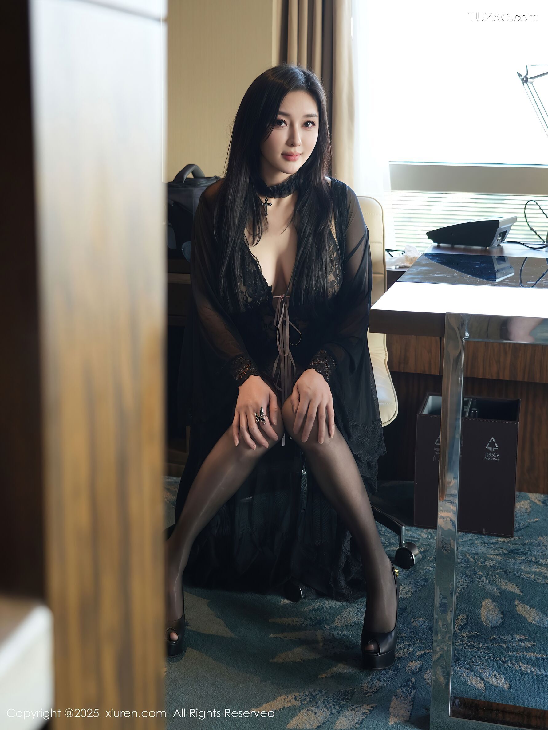 XiuRen秀人网-10490-苏一诺-轻透黑纱睡衣情趣黑蕾丝内衣-2025.07.01
