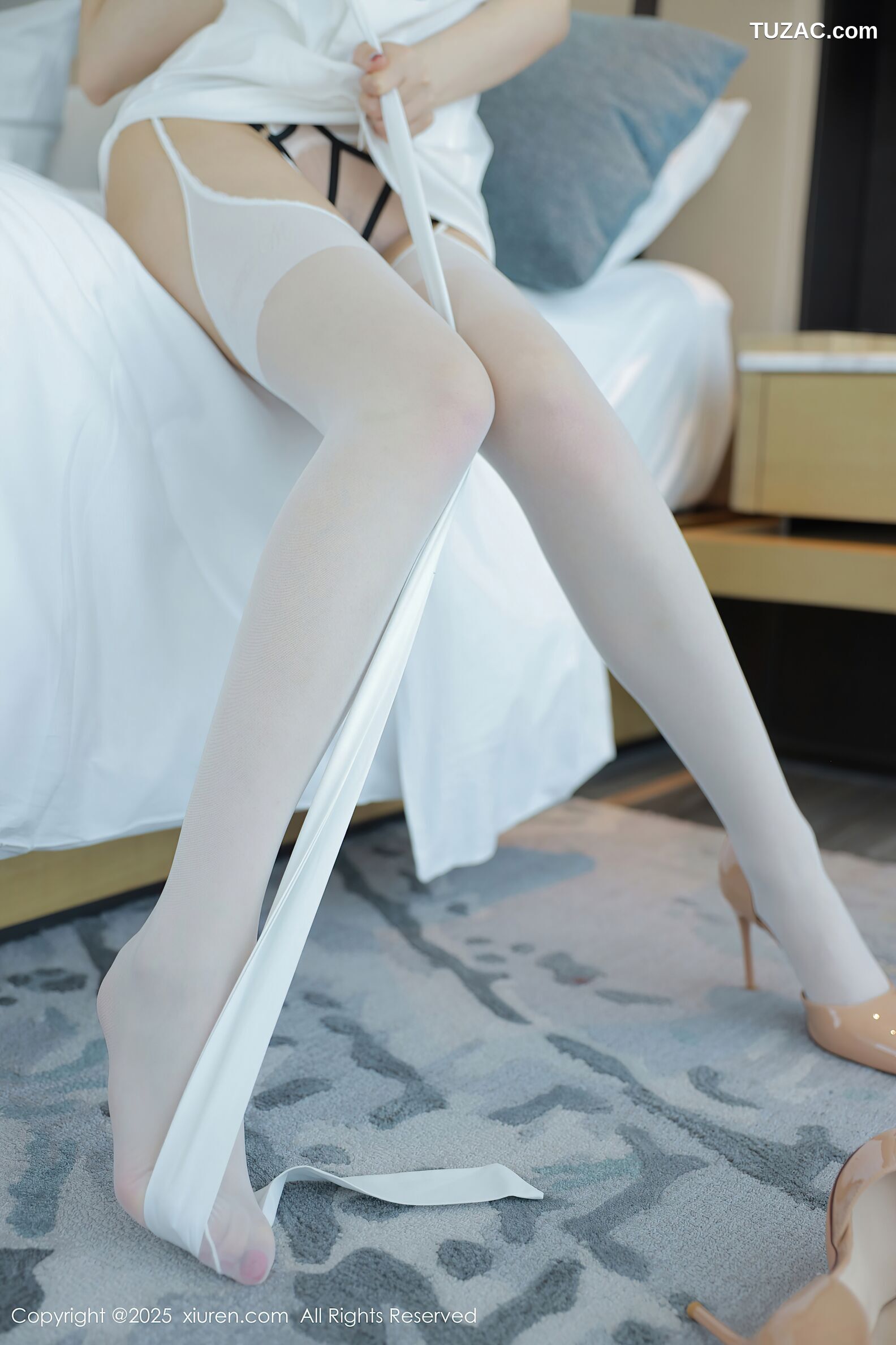 XiuRen秀人网-10507-玥儿玥er-白色护士制服白丝-2025.07.04