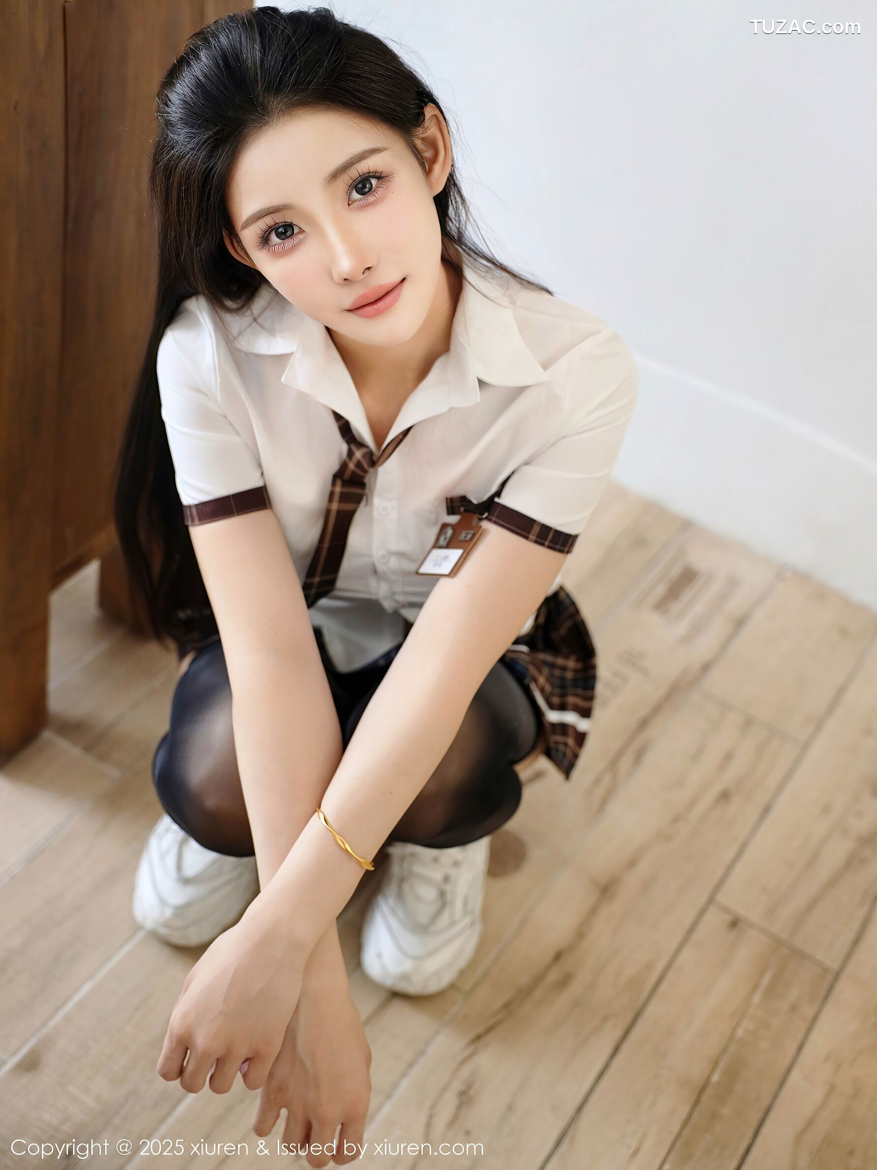 XiuRen秀人网-10512-梨霜儿-JK女学生白衬衫短裙教室场景-2025.07.04