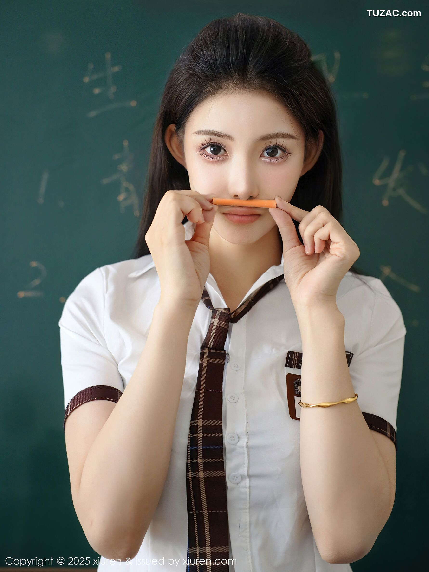 XiuRen秀人网-10512-梨霜儿-JK女学生白衬衫短裙教室场景-2025.07.04