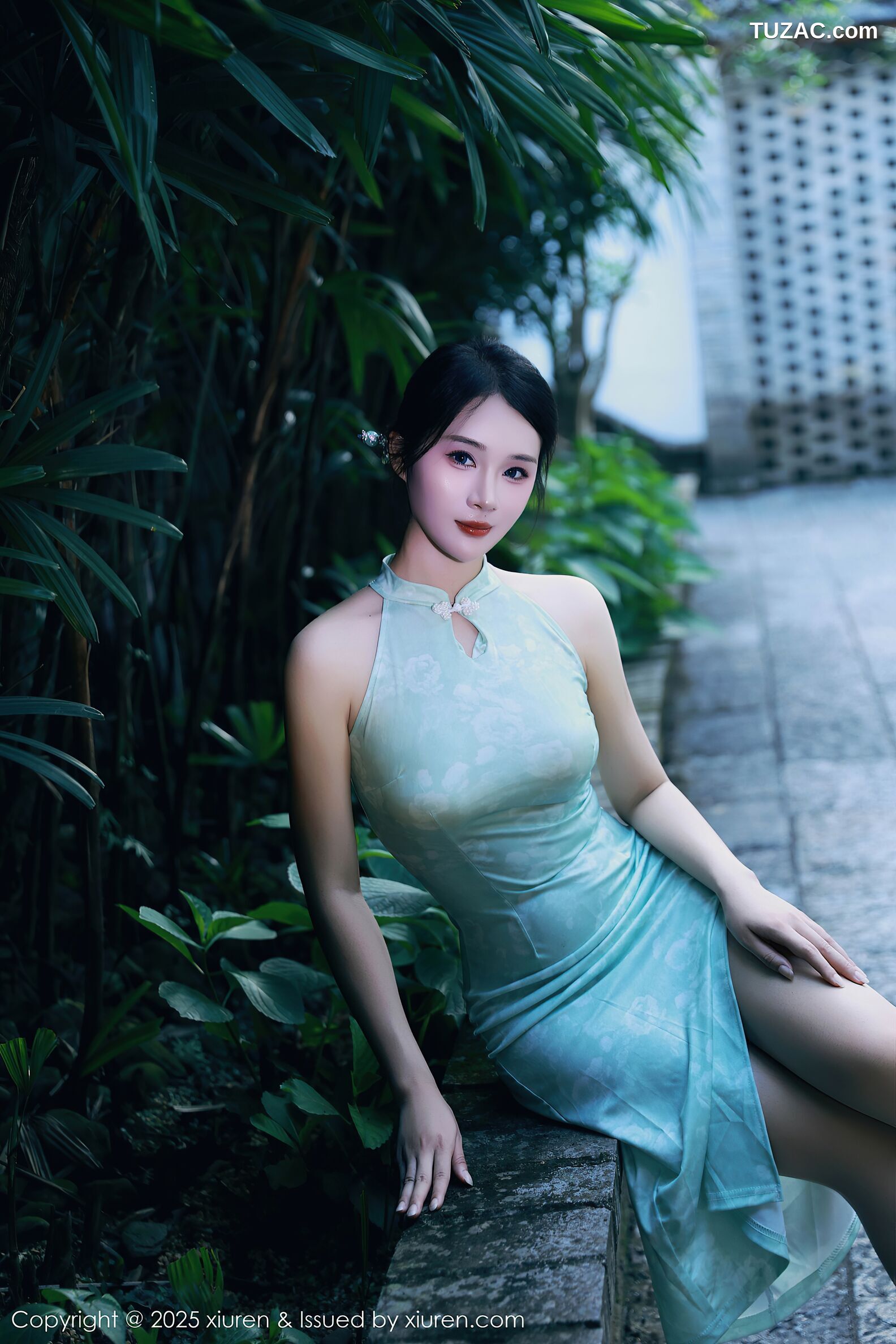XiuRen秀人网-10538-南乔-浅绿色旗袍户外-透视白纱湿身爆乳-2025.07.11