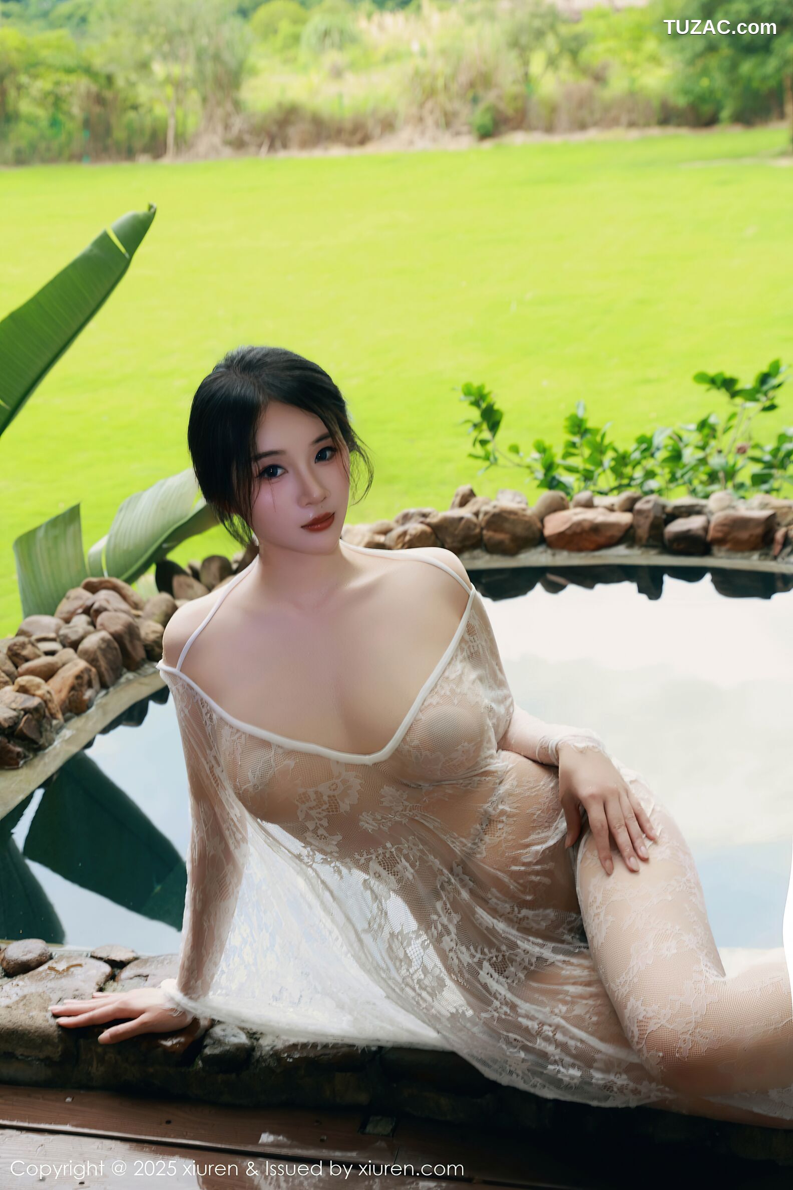XiuRen秀人网-10538-南乔-浅绿色旗袍户外-透视白纱湿身爆乳-2025.07.11