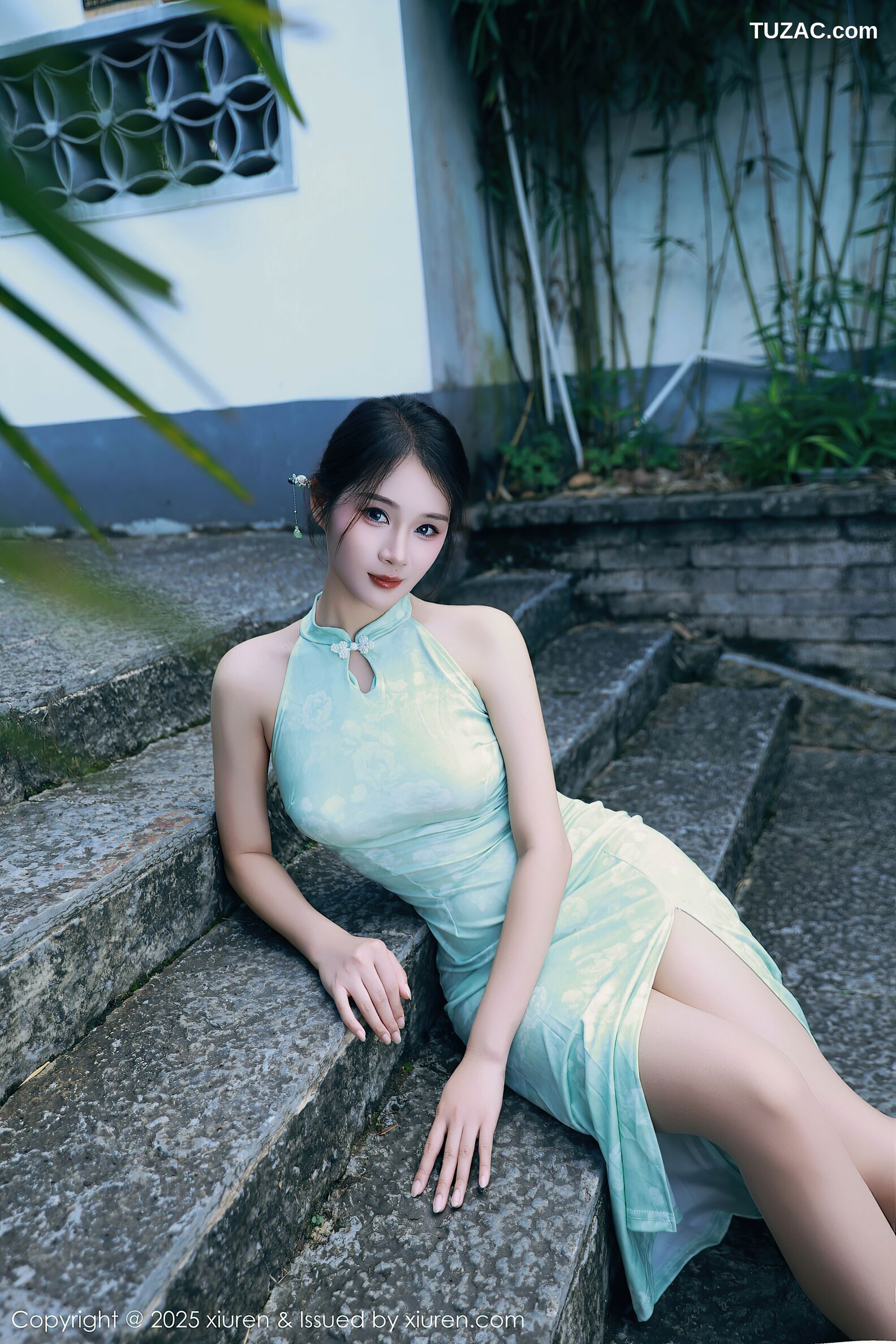 XiuRen秀人网-10538-南乔-浅绿色旗袍户外-透视白纱湿身爆乳-2025.07.11