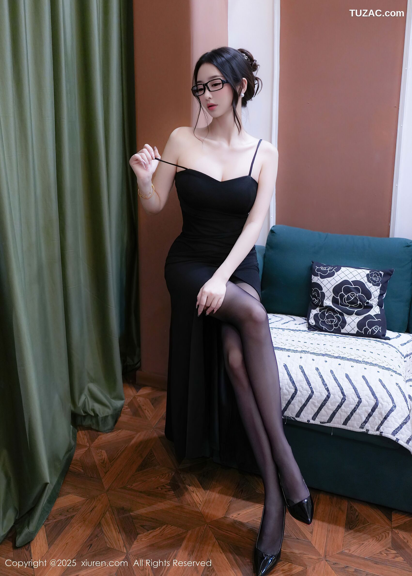 XiuRen秀人网-10552-星星baby-黑色礼裙黑绑带情趣内衣爆乳-2025.07.16