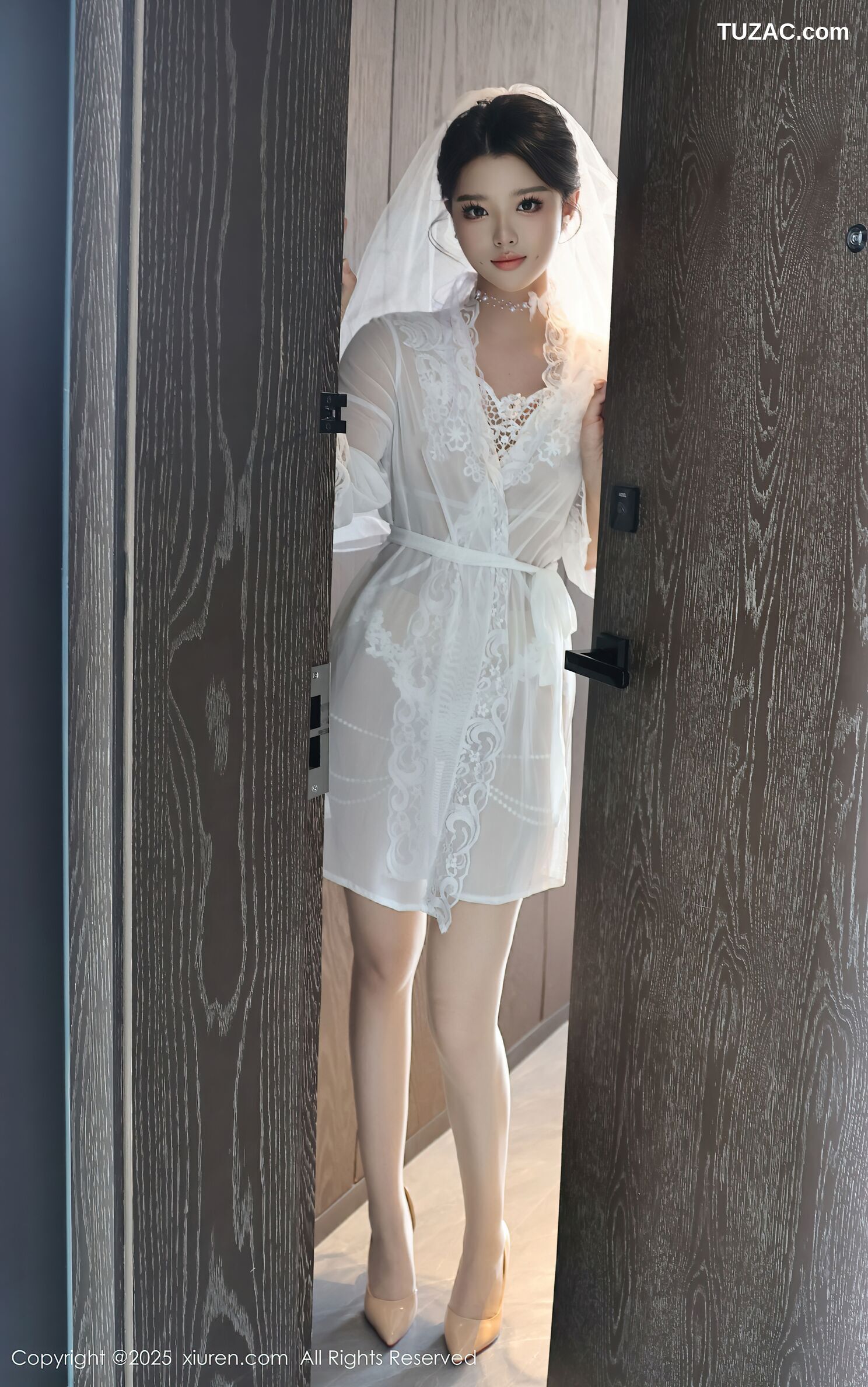 XiuRen秀人网-10559-糯梨子-情趣白色婚纱-2025.07.18
