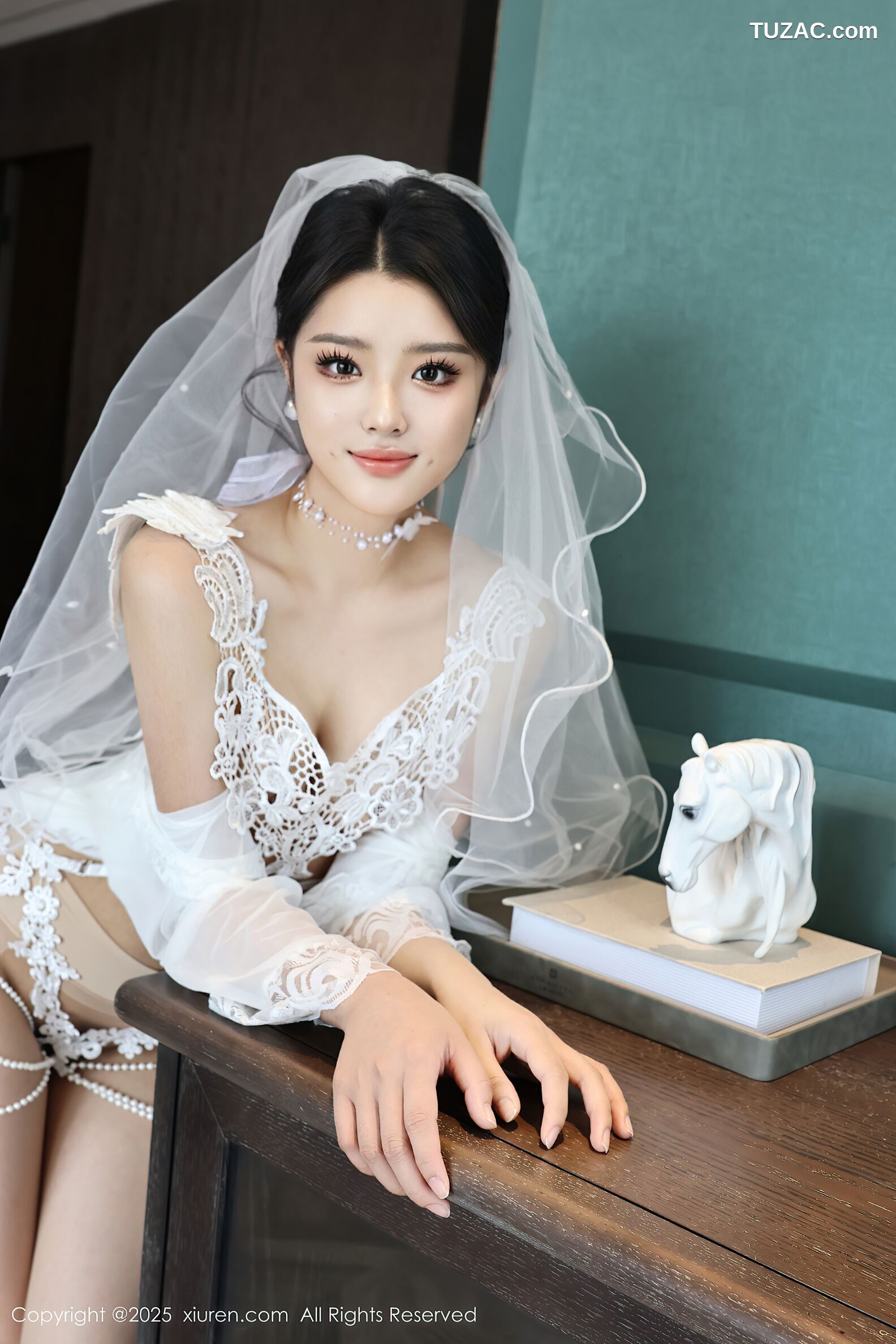 XiuRen秀人网-10559-糯梨子-情趣白色婚纱-2025.07.18