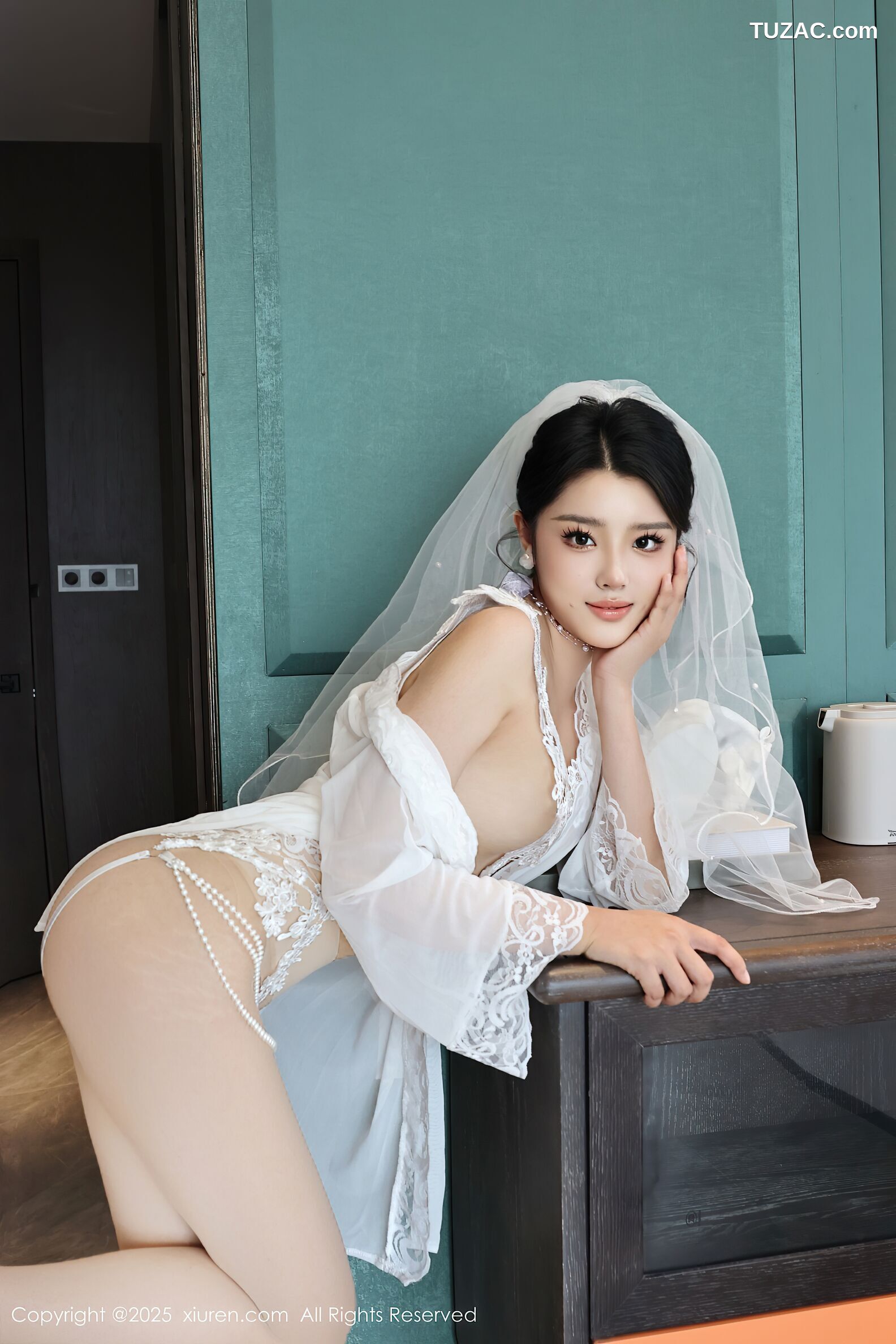 XiuRen秀人网-10559-糯梨子-情趣白色婚纱-2025.07.18