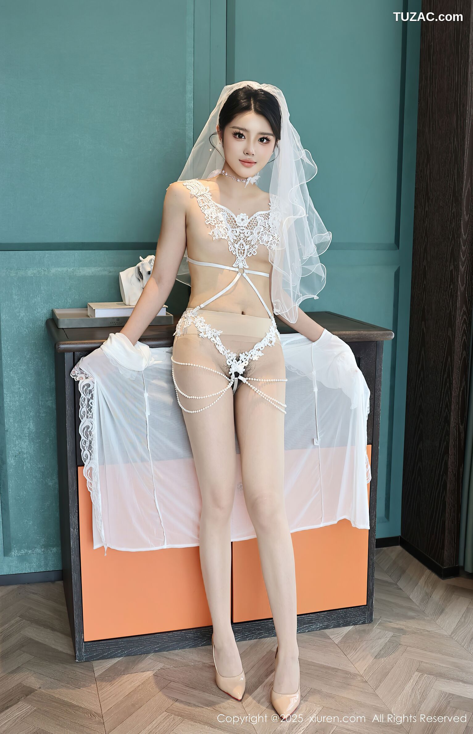 XiuRen秀人网-10559-糯梨子-情趣白色婚纱-2025.07.18