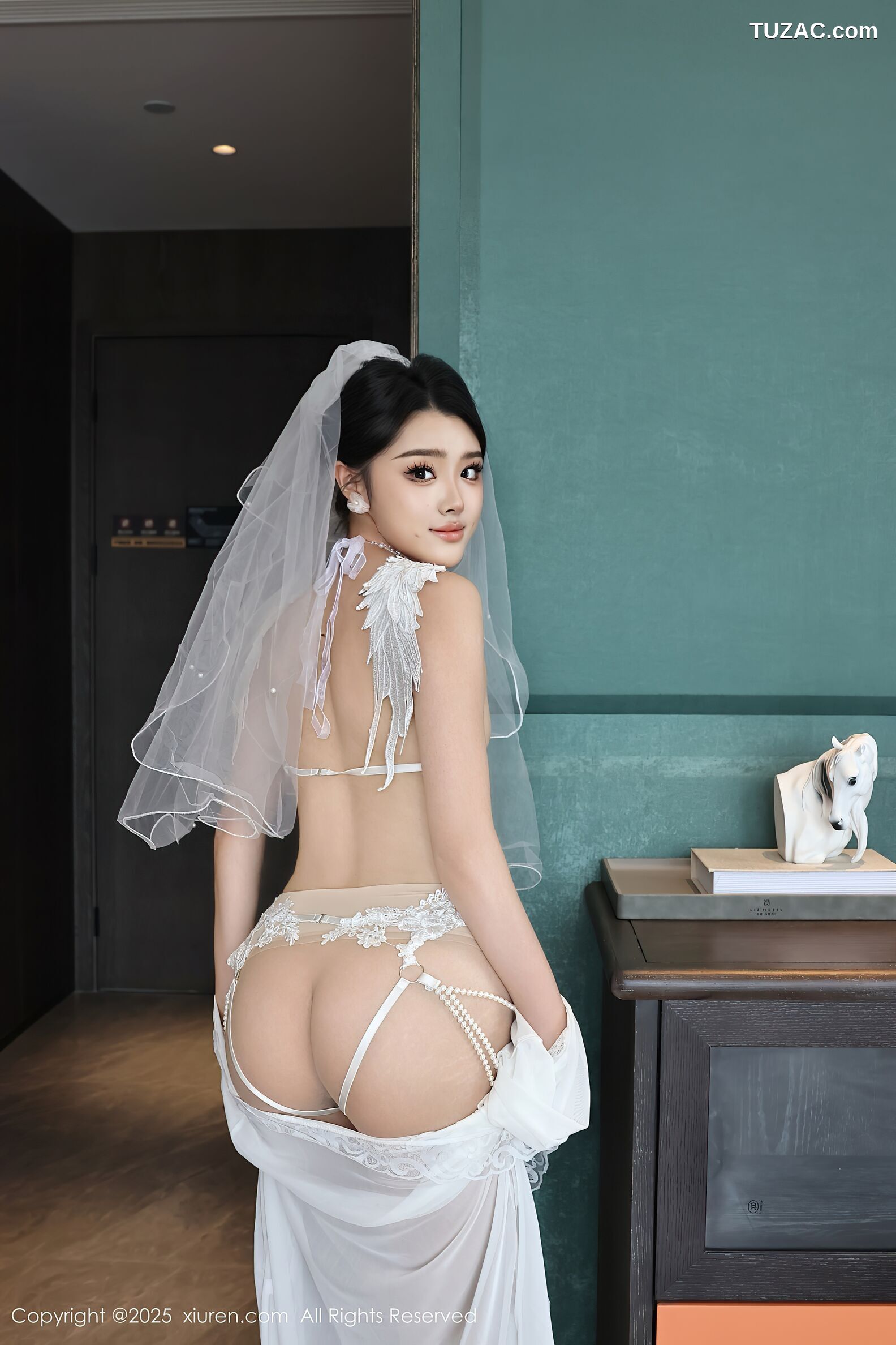 XiuRen秀人网-10559-糯梨子-情趣白色婚纱-2025.07.18