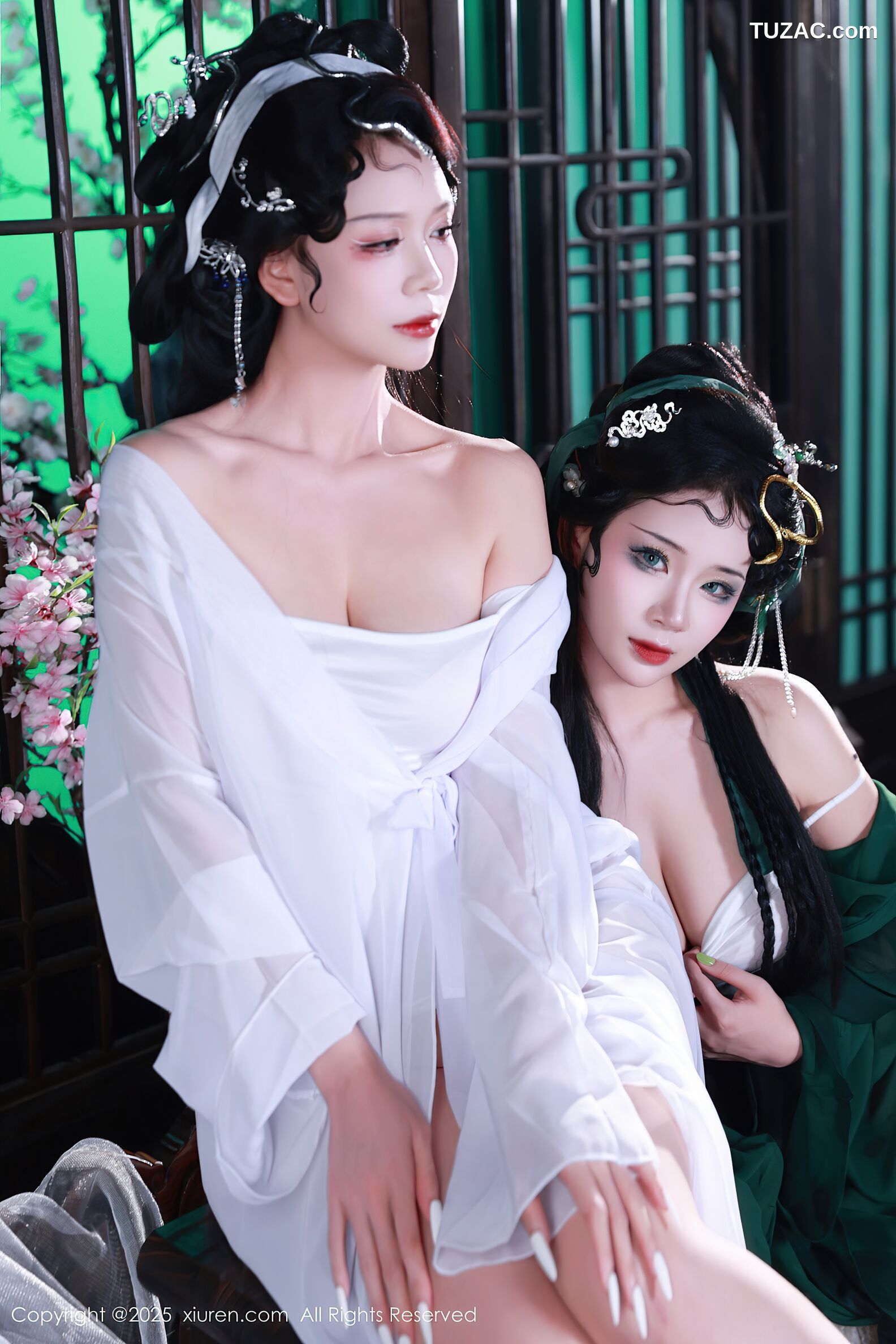 XiuRen秀人网-10561-南乔-玫瑰我爱你-古风姐妹花《青蛇》主题-2025.07.18