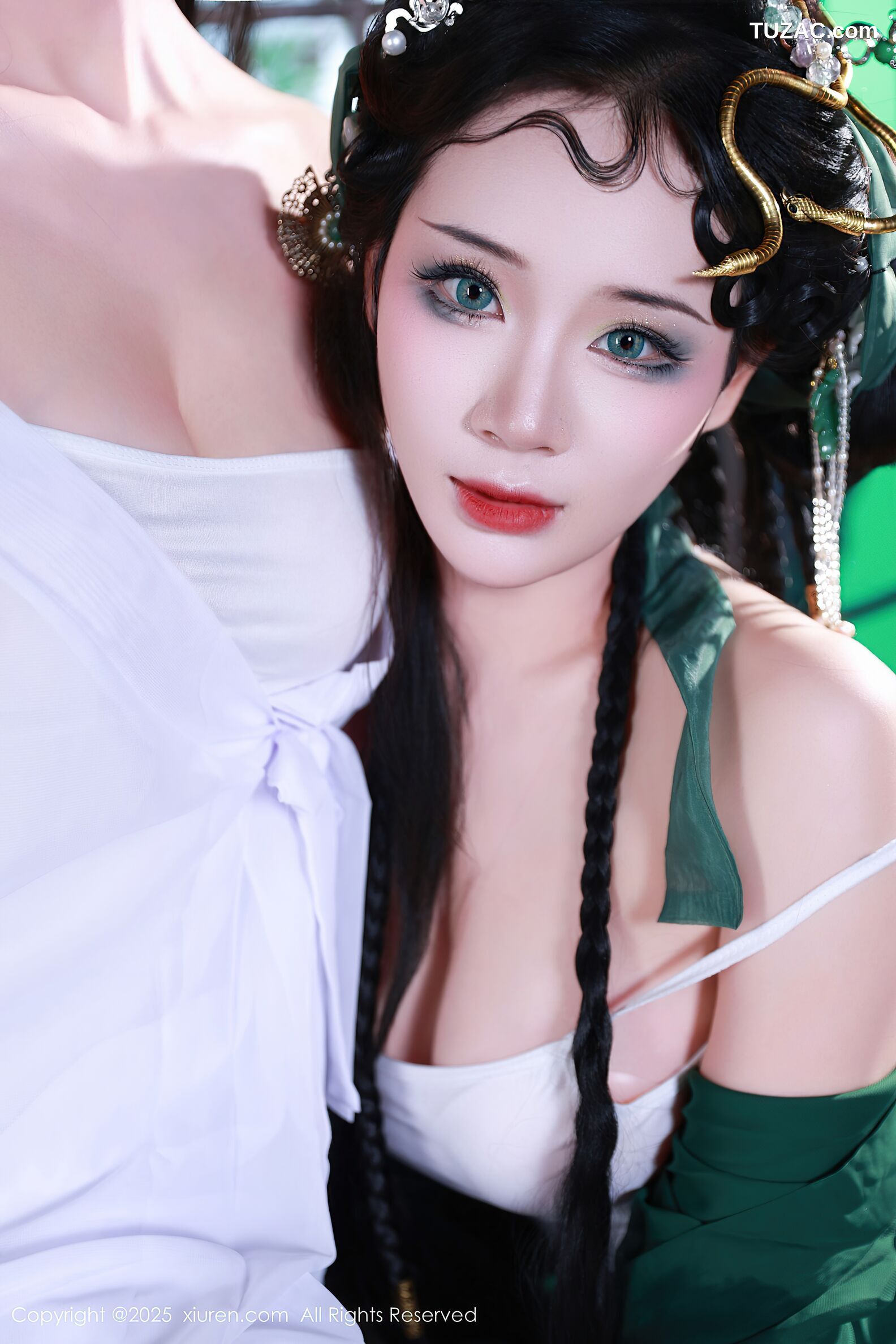 XiuRen秀人网-10561-南乔-玫瑰我爱你-古风姐妹花《青蛇》主题-2025.07.18