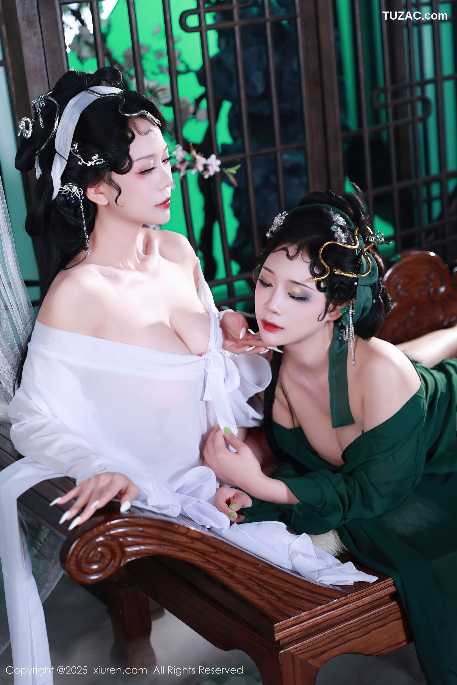 XiuRen秀人网-10561-南乔-玫瑰我爱你-古风姐妹花《青蛇》主题-2025.07.18