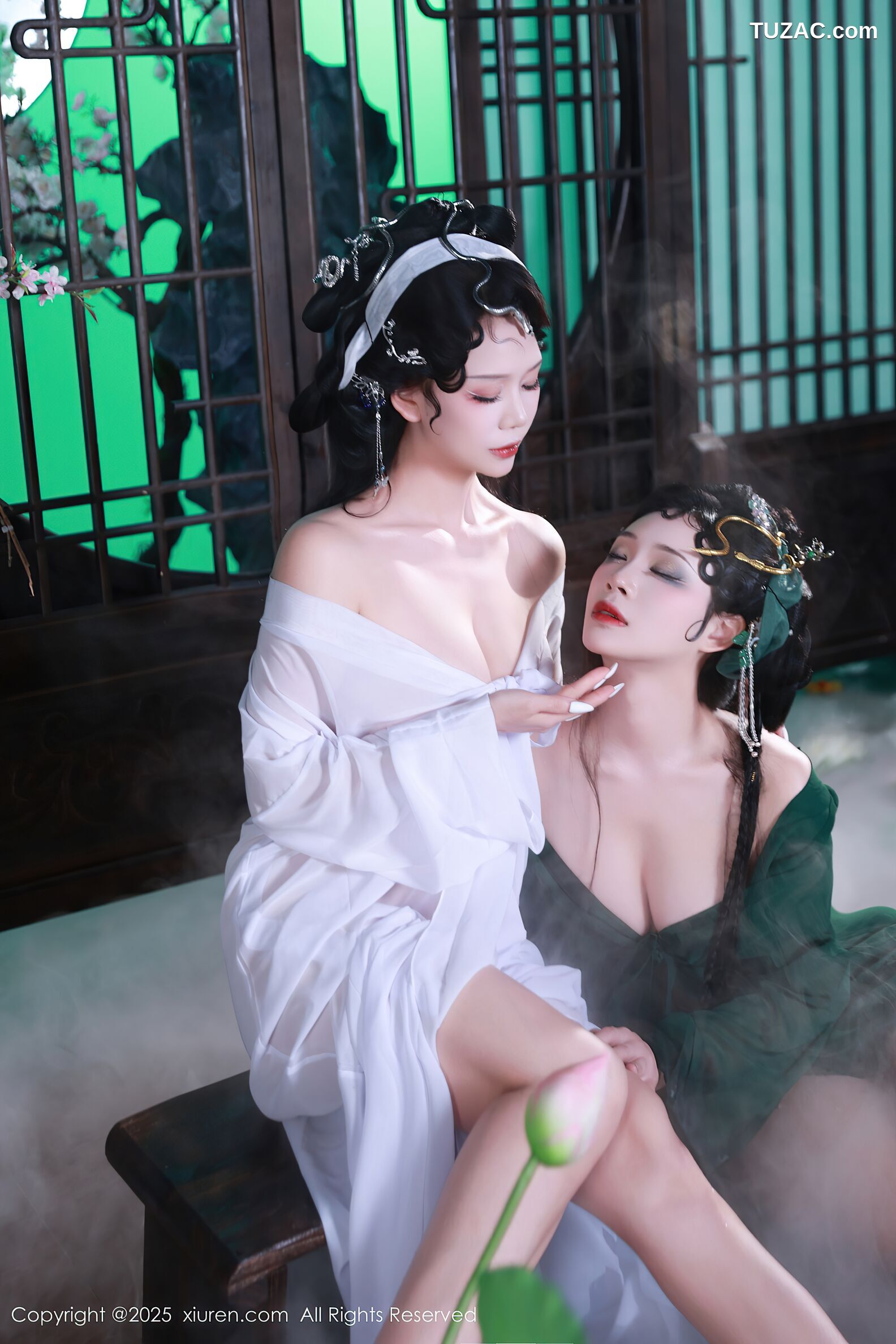 XiuRen秀人网-10561-南乔-玫瑰我爱你-古风姐妹花《青蛇》主题-2025.07.18
