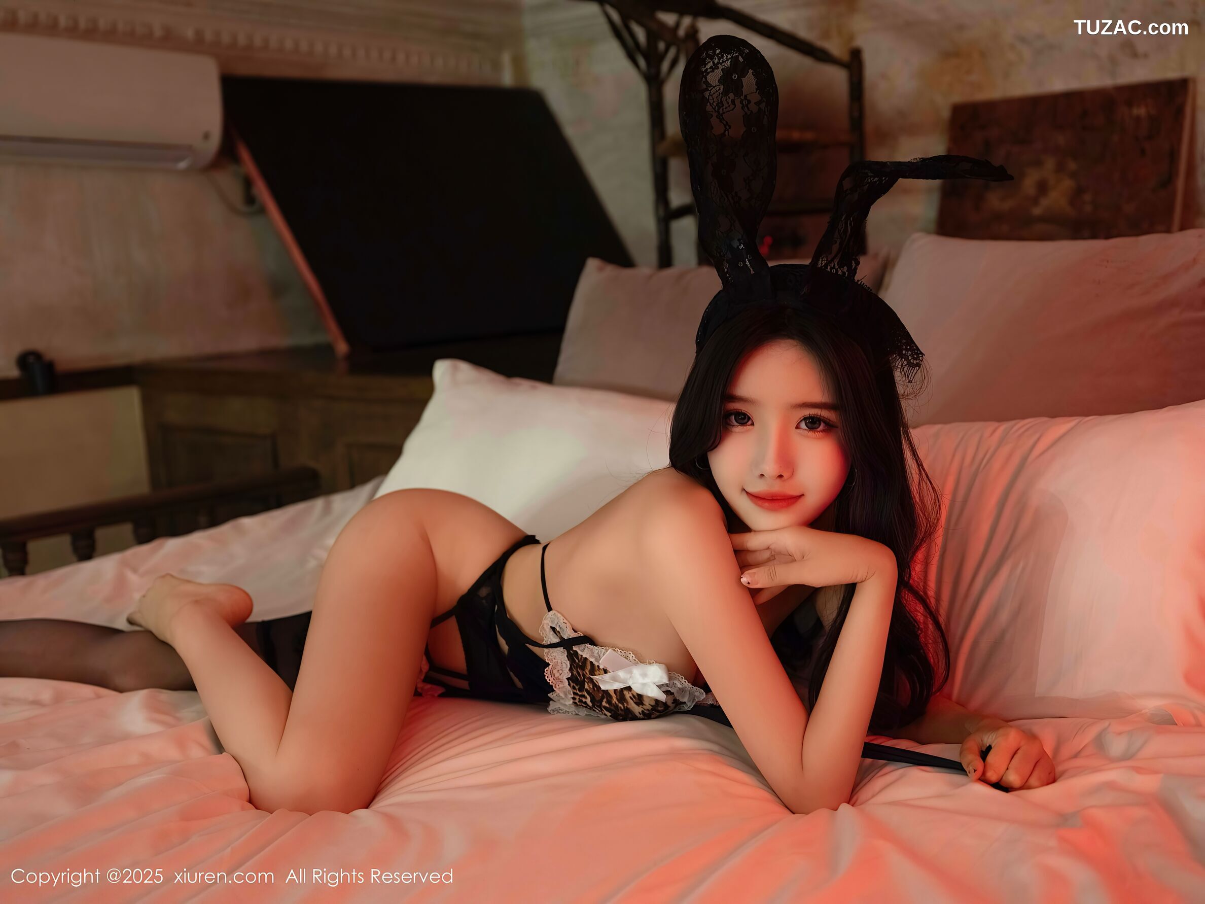 XiuRen秀人网-10566-袁圆-黑色兔耳情趣内衣爆乳黑丝-2025.07.21