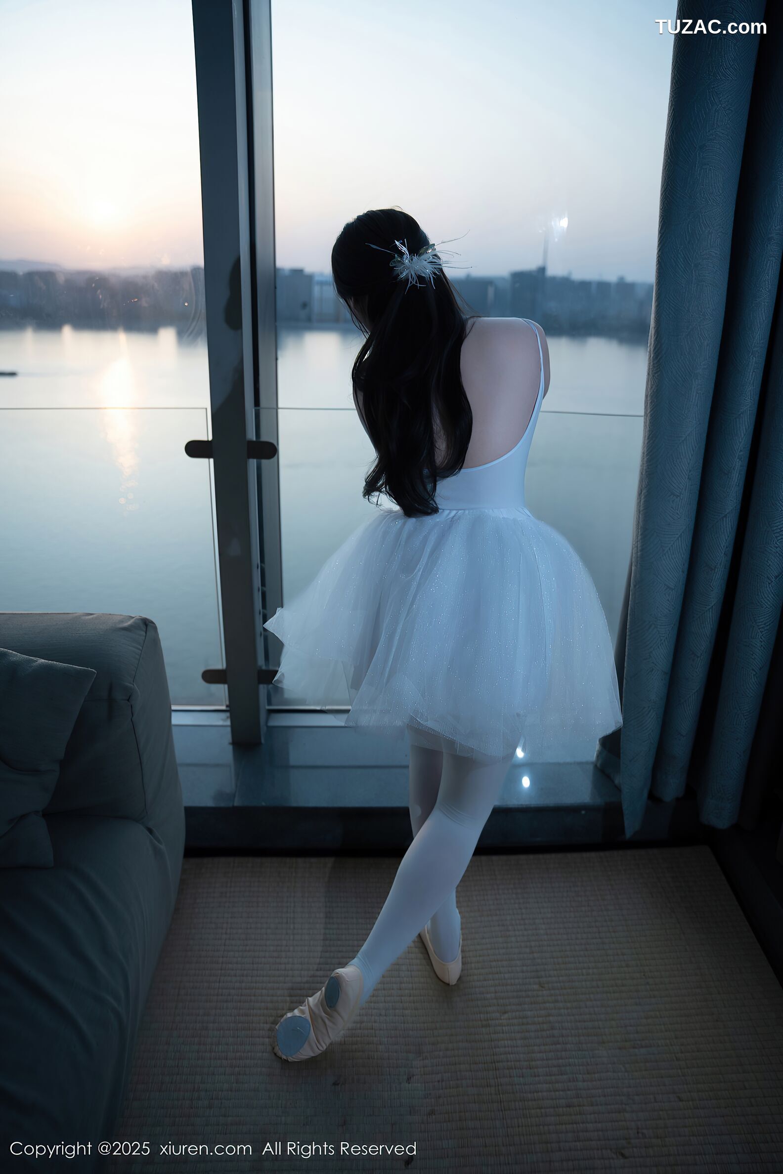 XiuRen秀人网-10575-软情-白色芭蕾服爆乳白丝-2025.07.23
