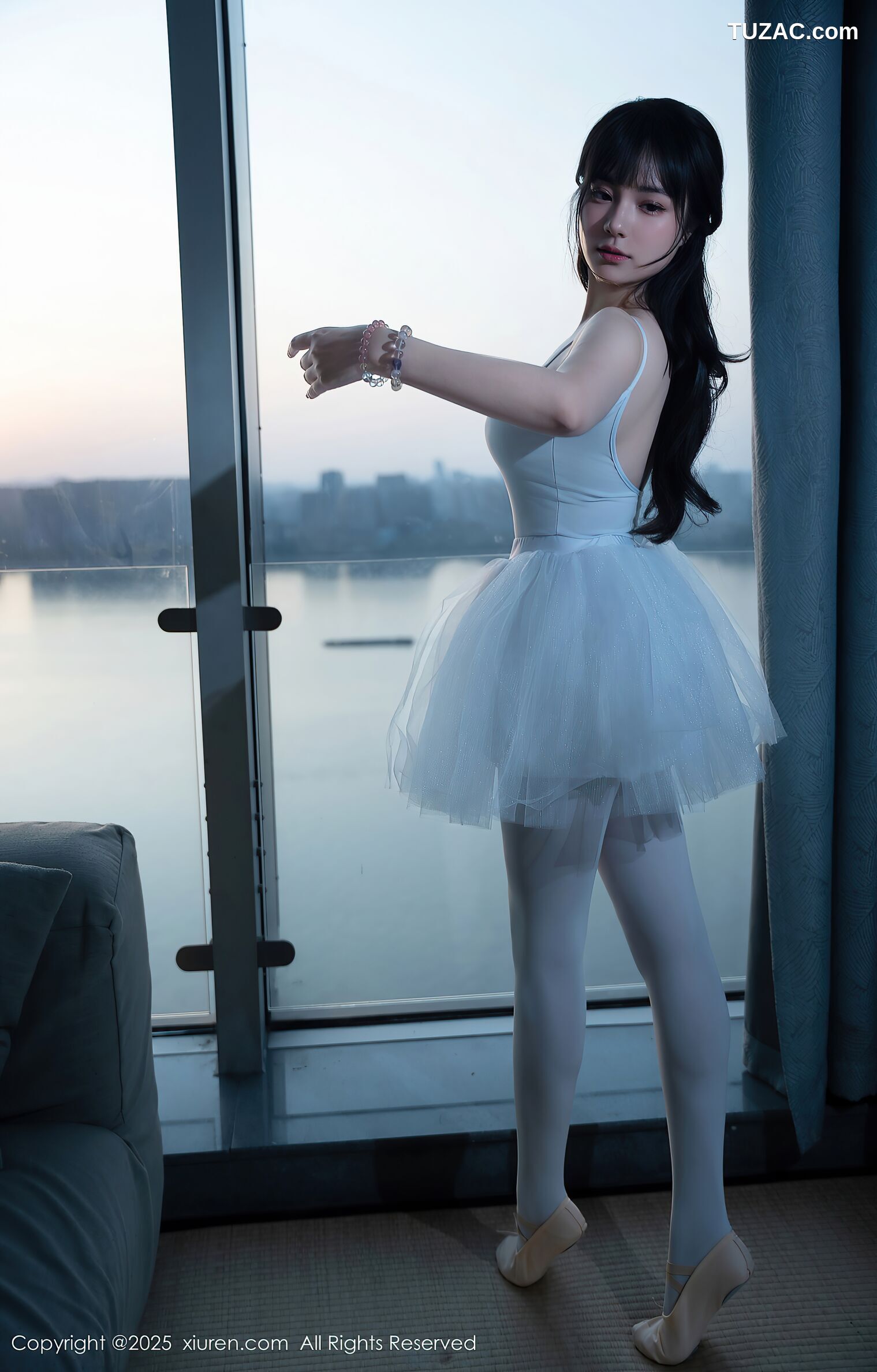 XiuRen秀人网-10575-软情-白色芭蕾服爆乳白丝-2025.07.23