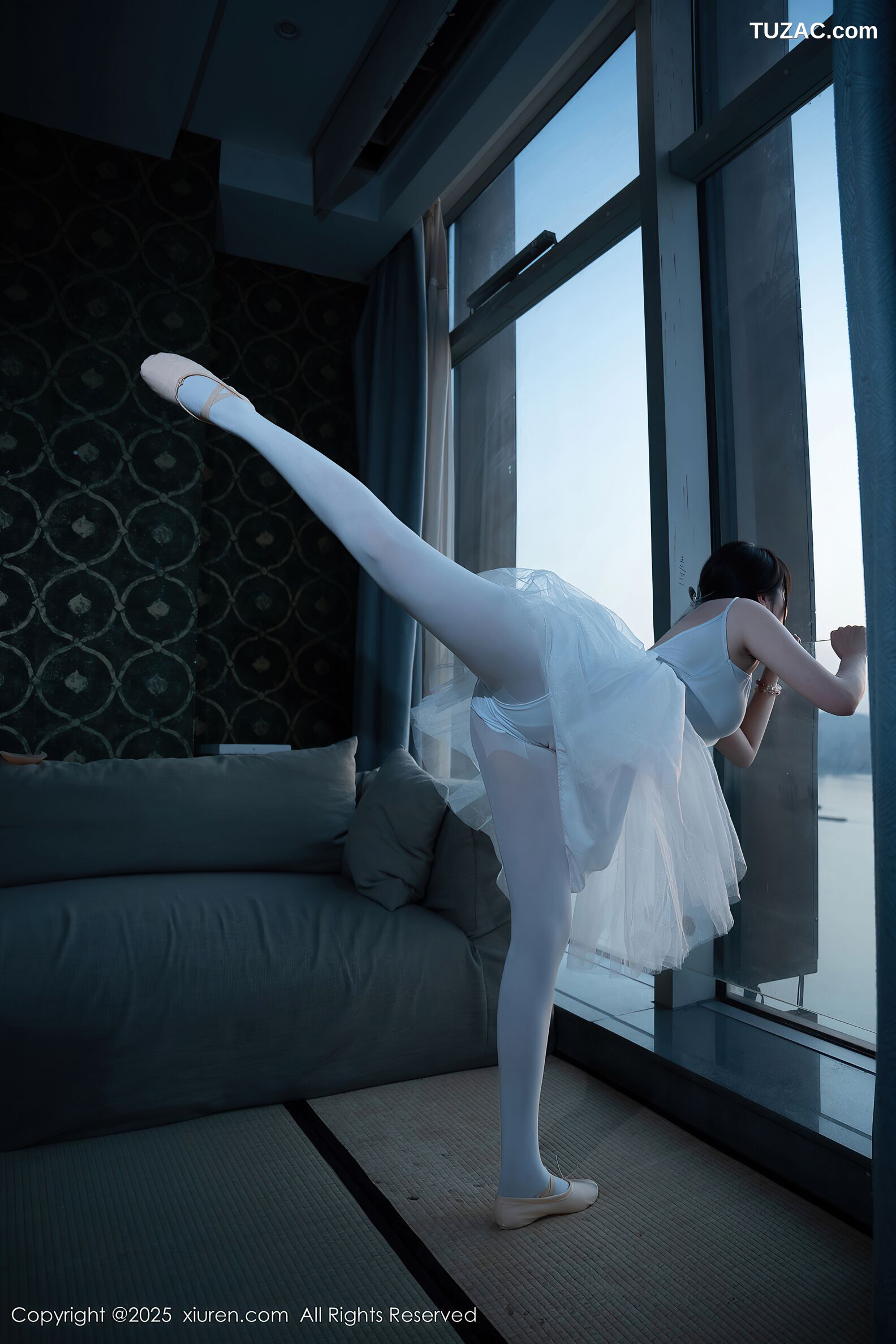 XiuRen秀人网-10575-软情-白色芭蕾服爆乳白丝-2025.07.23