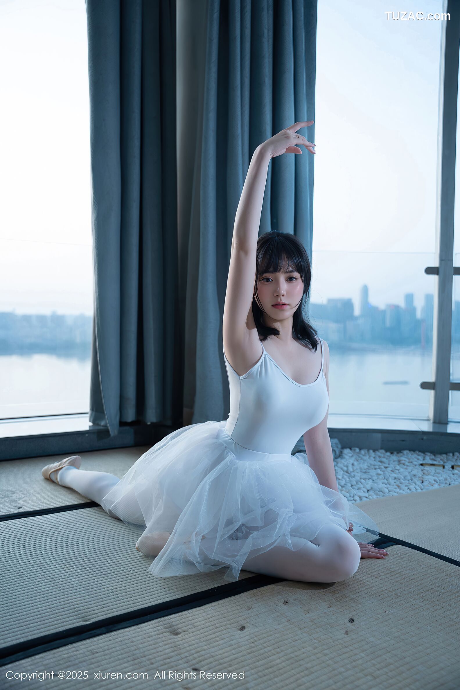 XiuRen秀人网-10575-软情-白色芭蕾服爆乳白丝-2025.07.23