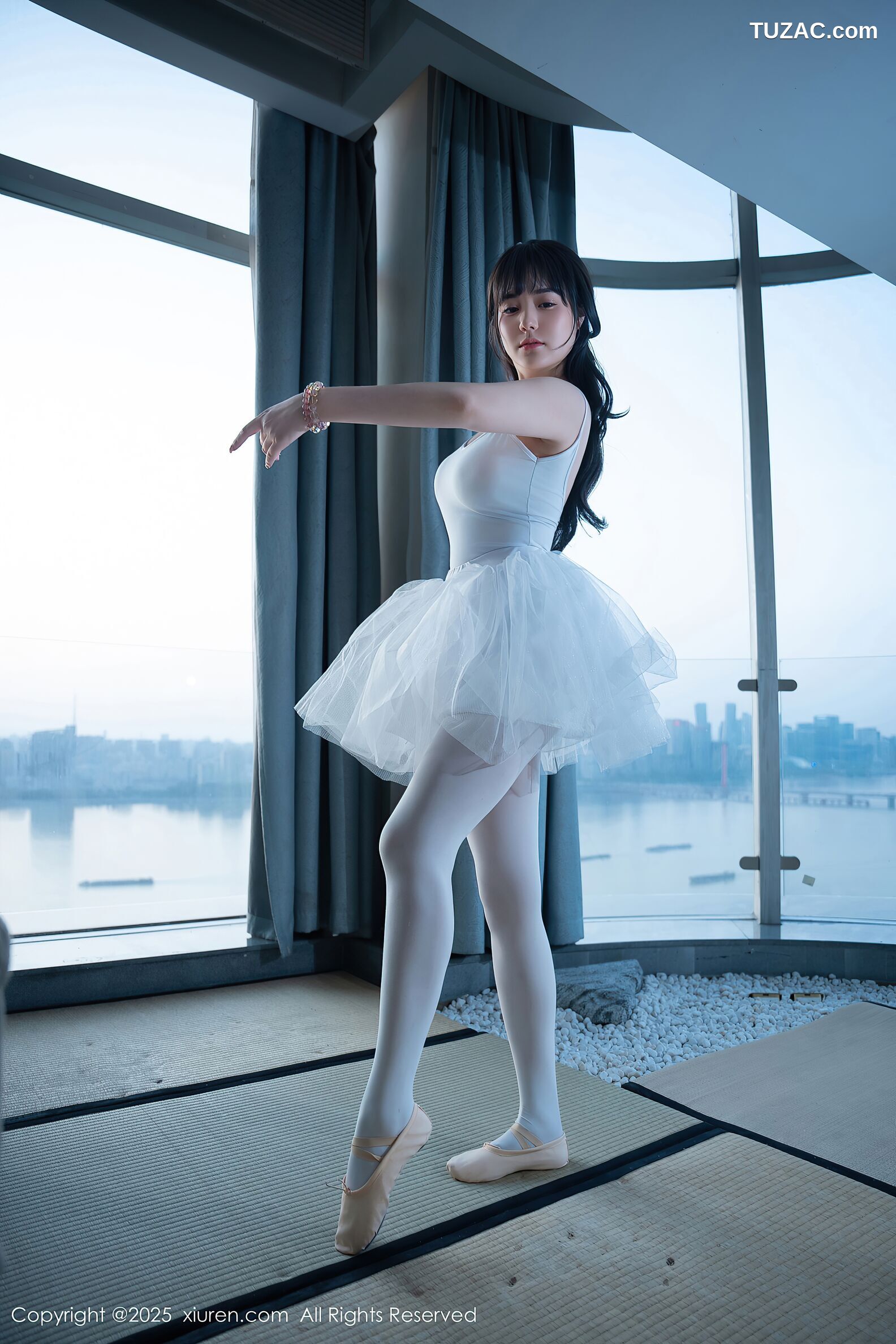 XiuRen秀人网-10575-软情-白色芭蕾服爆乳白丝-2025.07.23