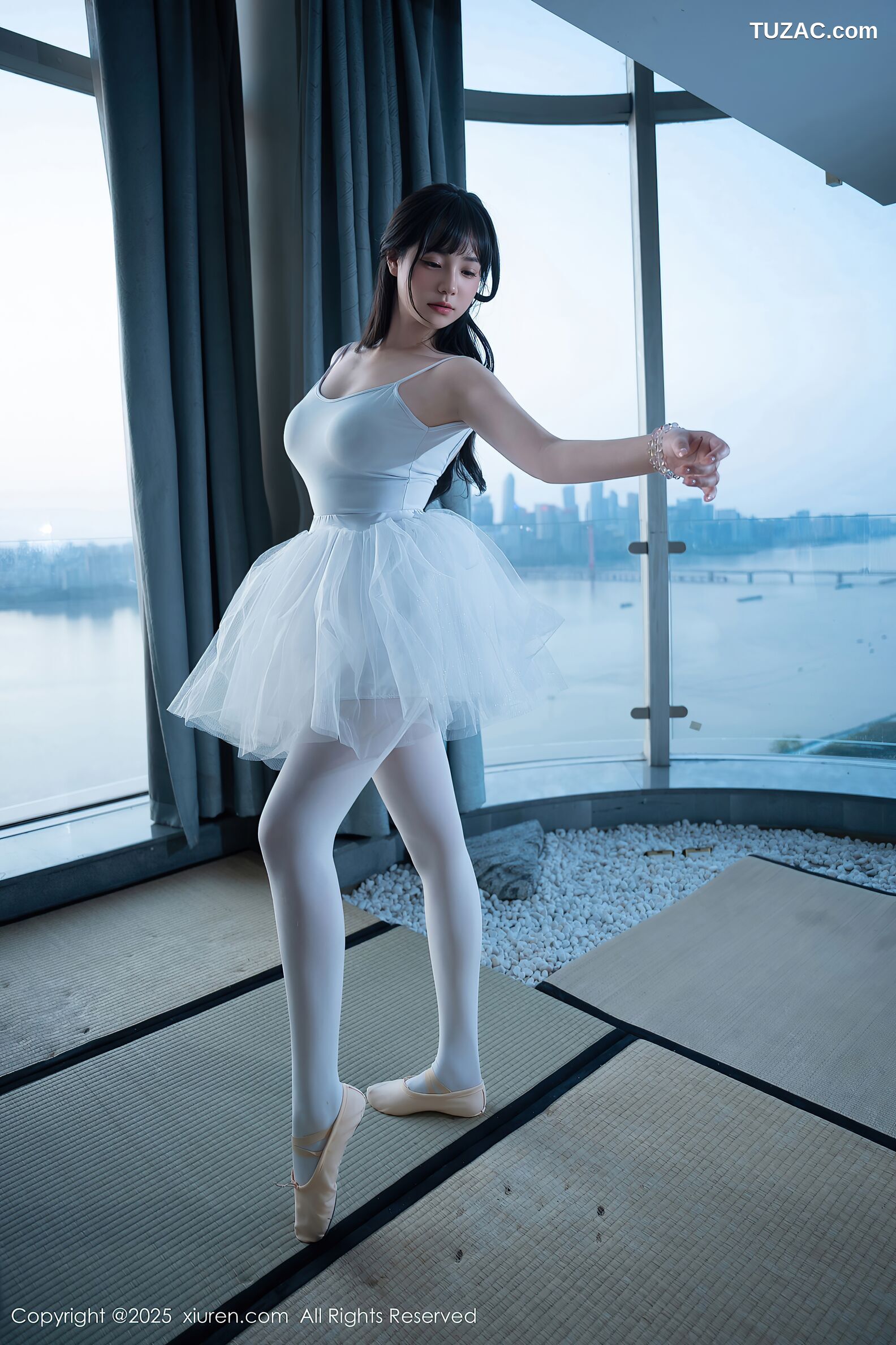 XiuRen秀人网-10575-软情-白色芭蕾服爆乳白丝-2025.07.23
