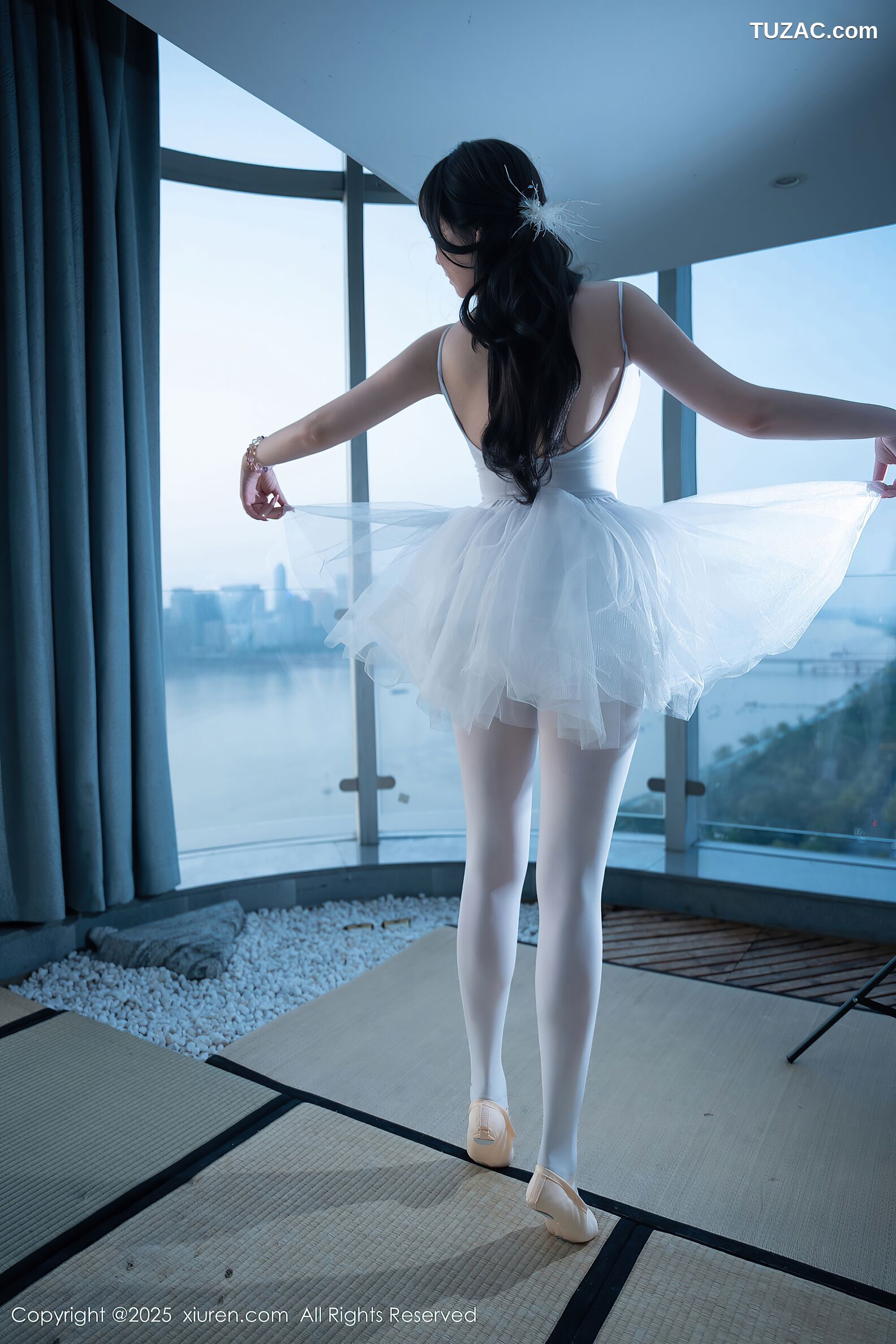 XiuRen秀人网-10575-软情-白色芭蕾服爆乳白丝-2025.07.23