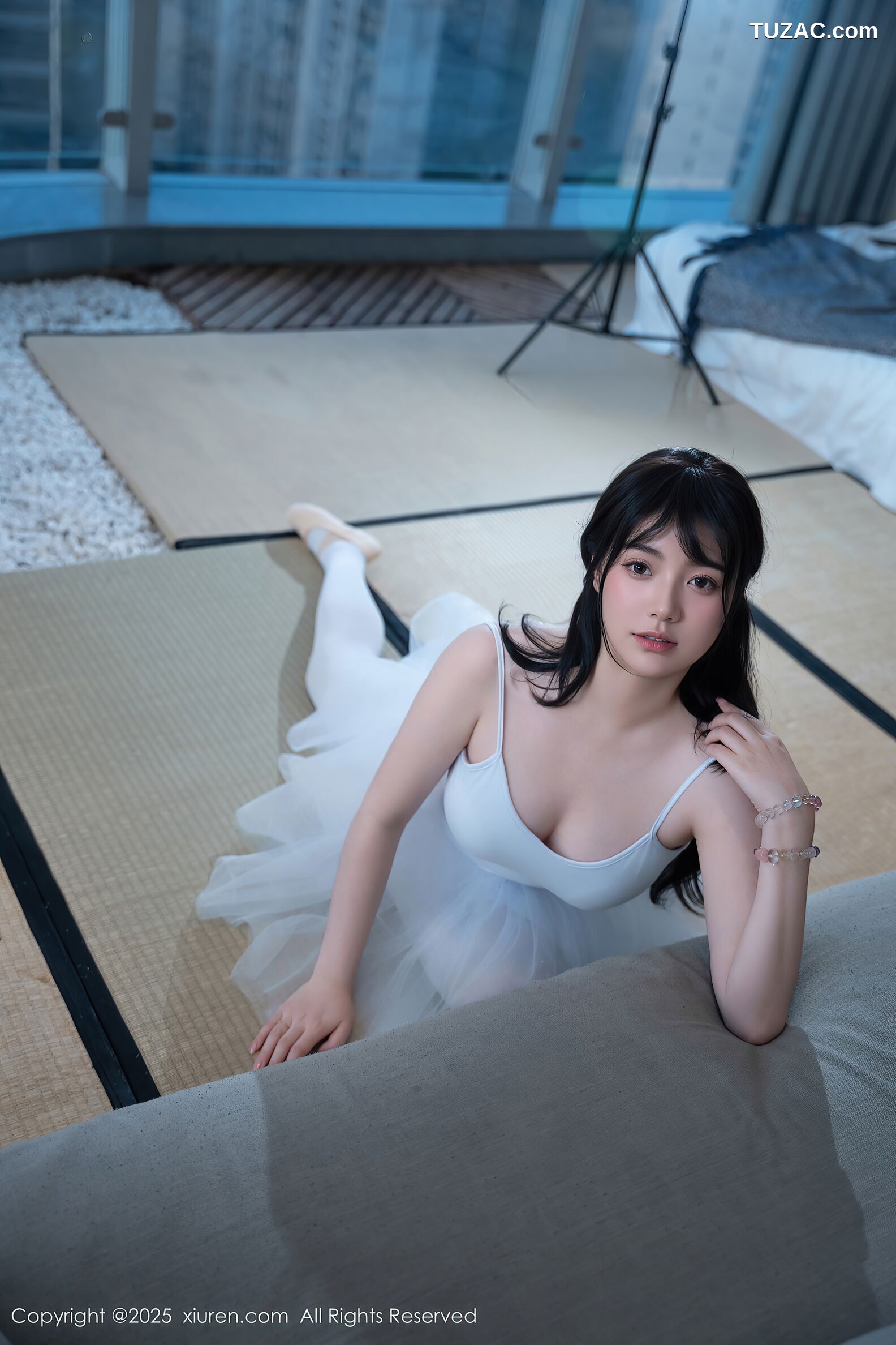 XiuRen秀人网-10575-软情-白色芭蕾服爆乳白丝-2025.07.23