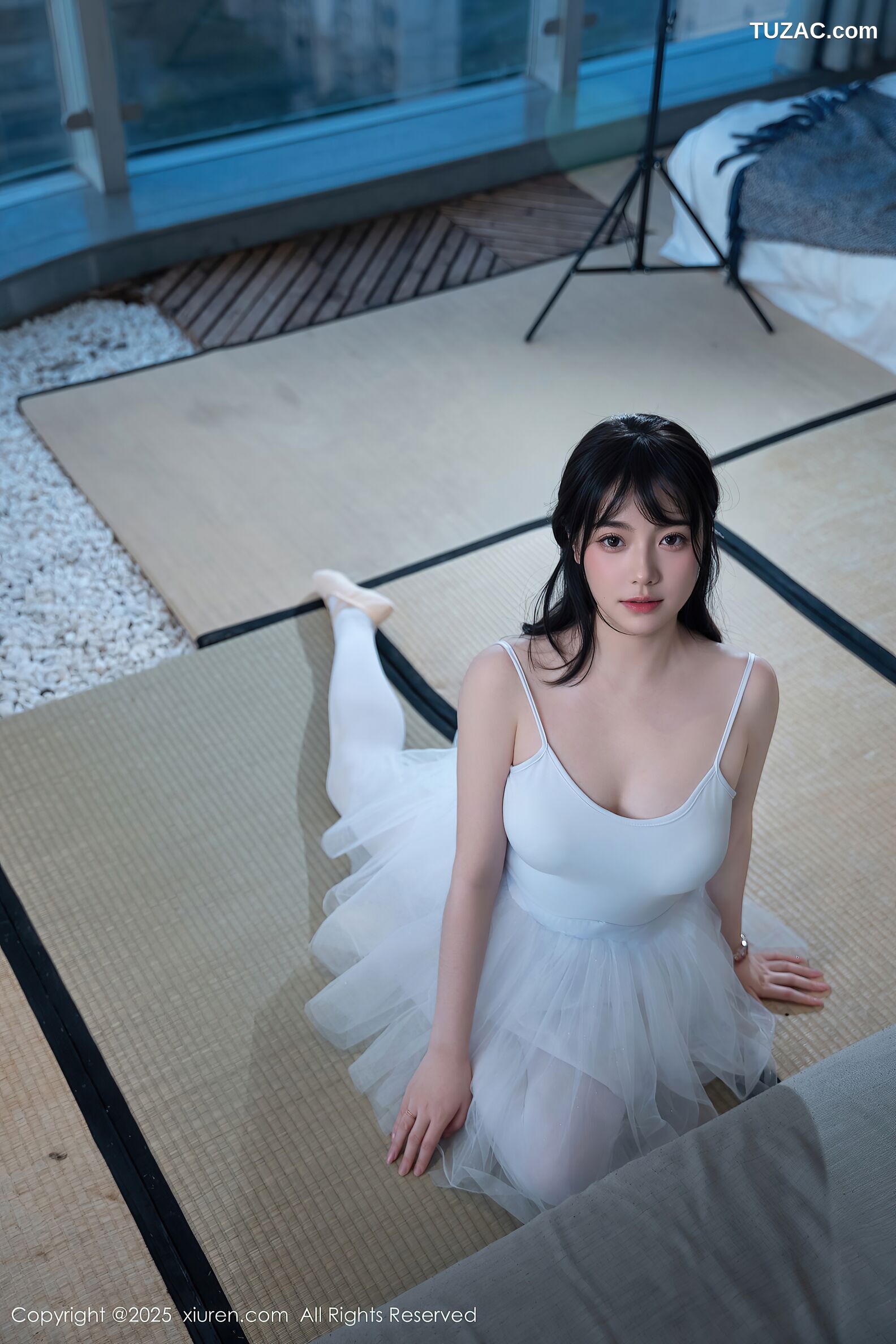 XiuRen秀人网-10575-软情-白色芭蕾服爆乳白丝-2025.07.23