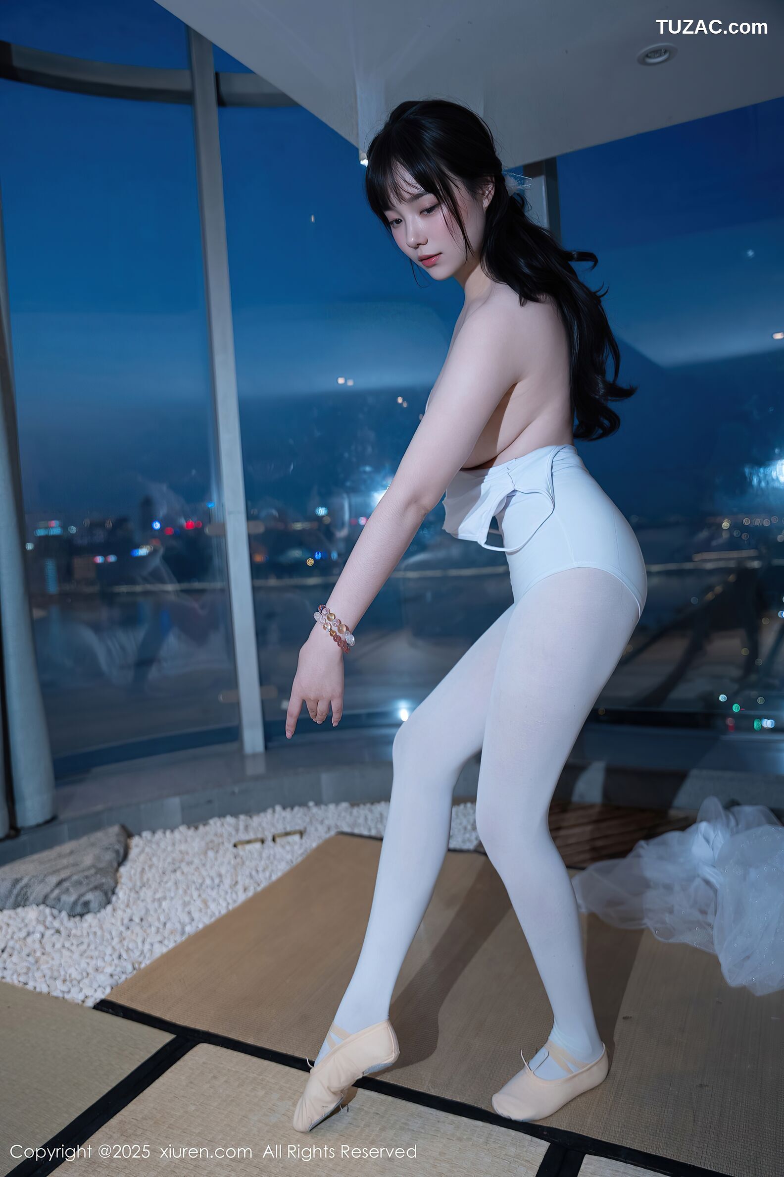 XiuRen秀人网-10575-软情-白色芭蕾服爆乳白丝-2025.07.23
