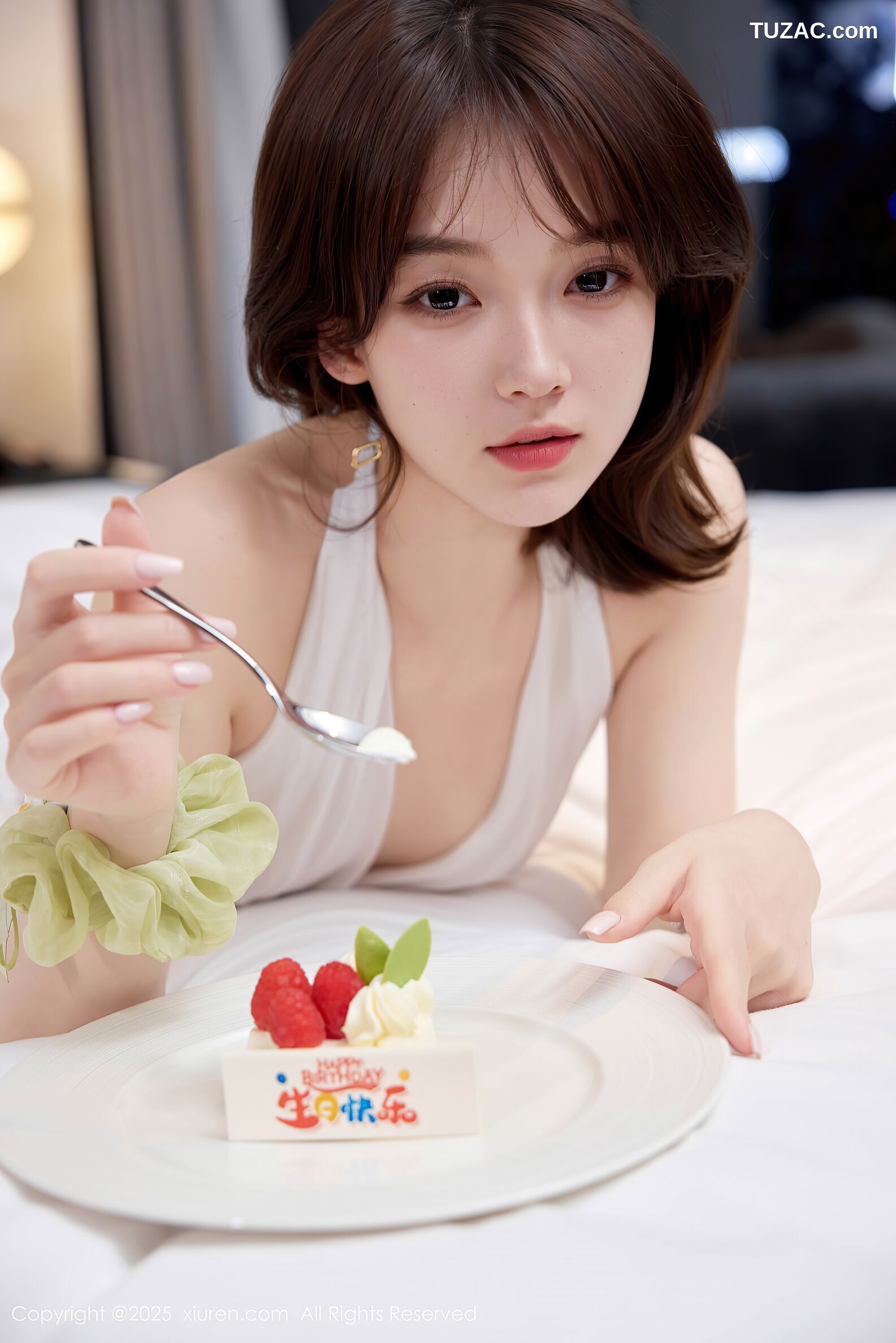 XiuRen秀人网-10584-汁汁-白色连衣短裙-2025.07.25
