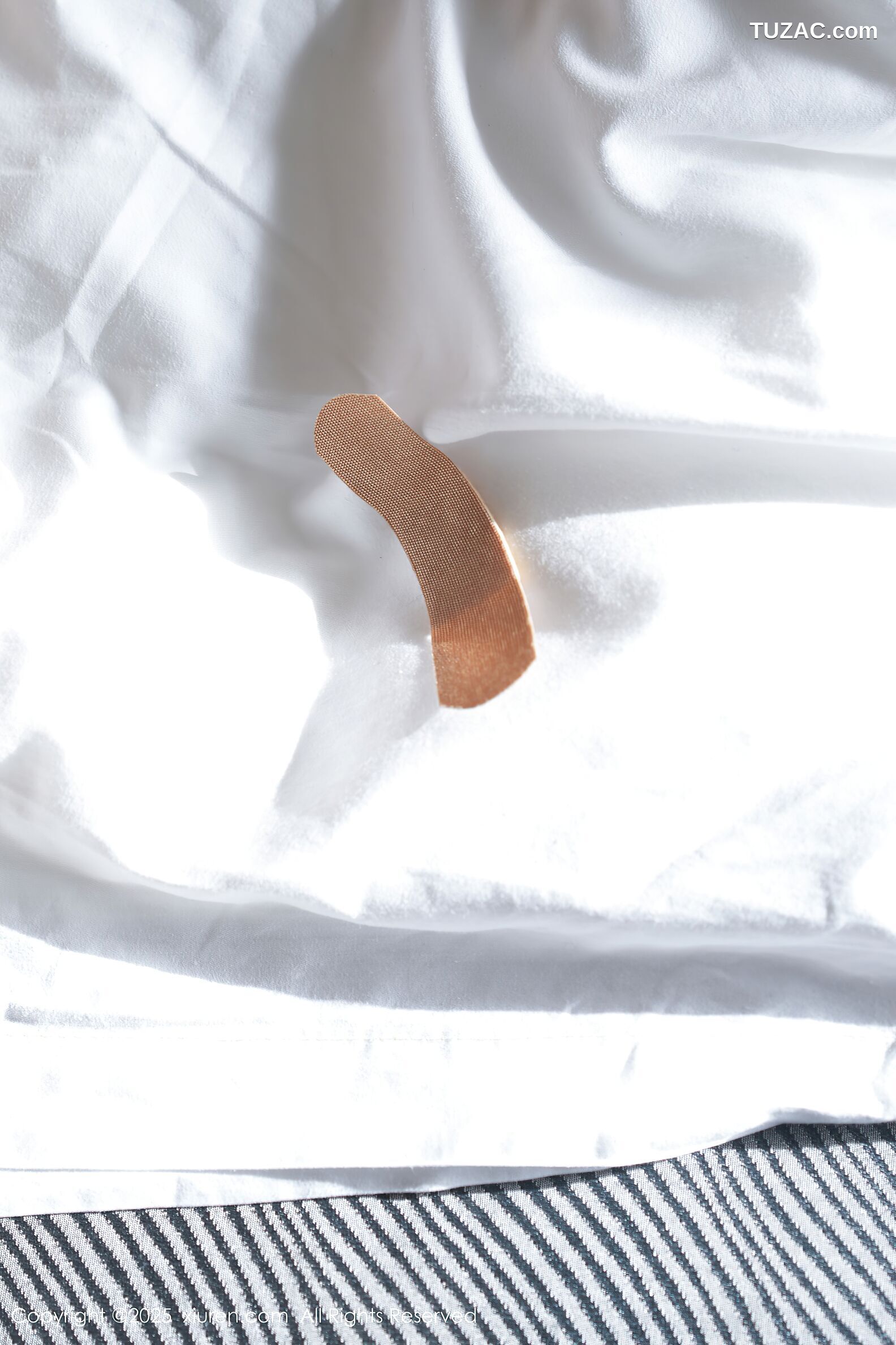 XiuRen秀人网-10587-妲己_Toxic-彩绳网镂空情趣内衣爆乳-2025.07.25