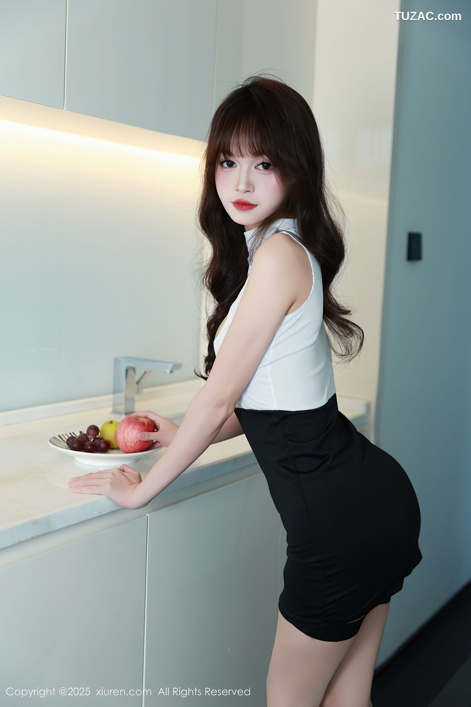XiuRen秀人网-10590-糯咪-情趣背心爆乳牛仔短裤短裙-2025.07.28