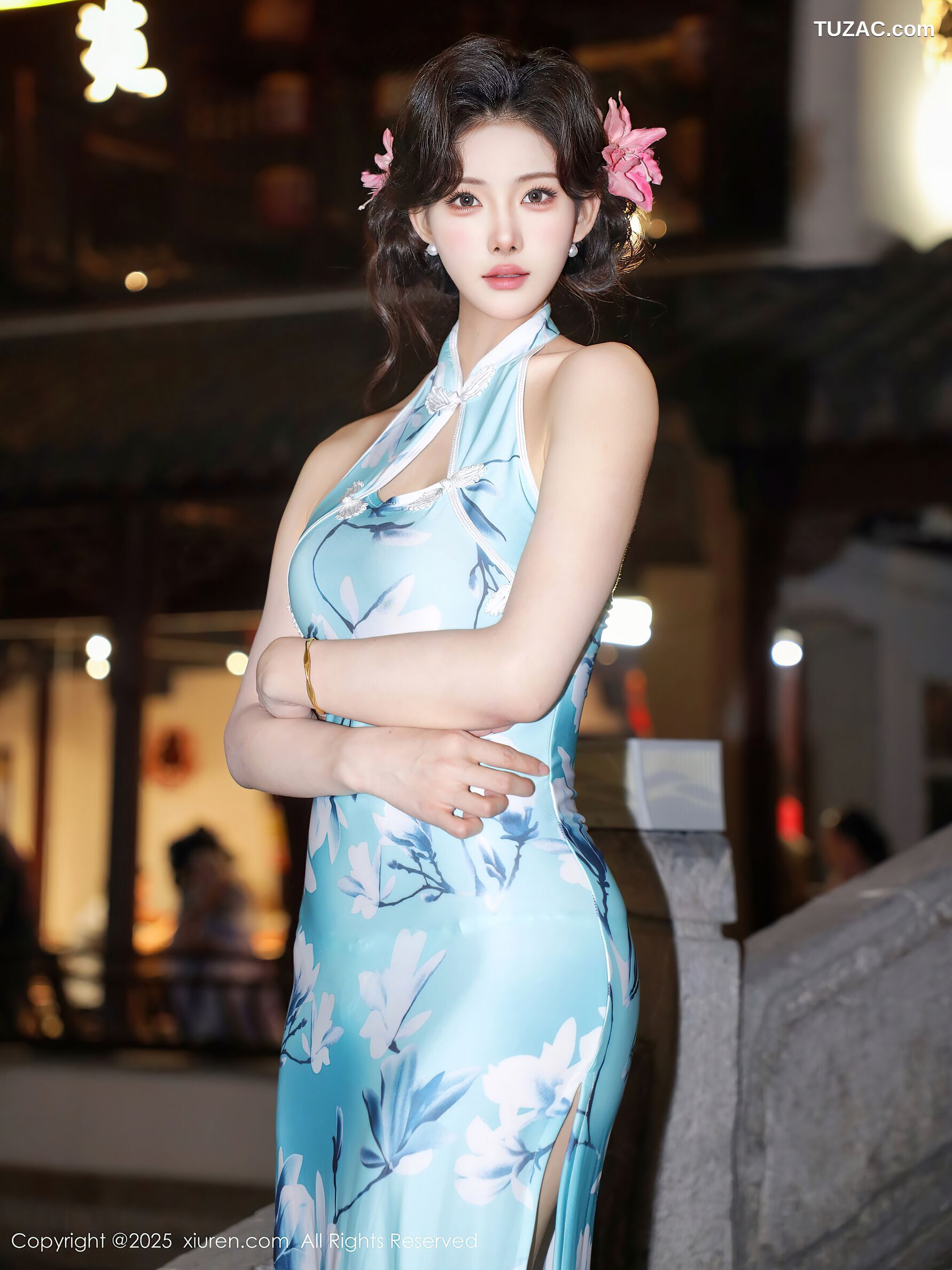 XiuRen秀人网-10594-梨霜儿-青色旗袍夜色街拍肉丝-2025.07.28
