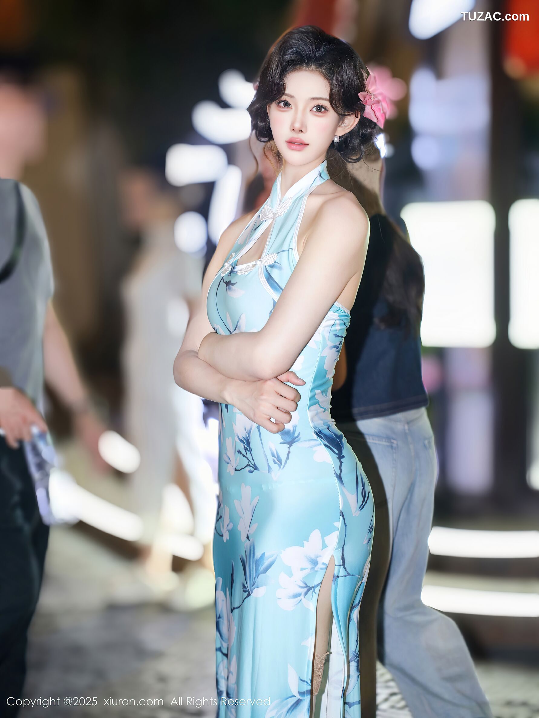 XiuRen秀人网-10594-梨霜儿-青色旗袍夜色街拍肉丝-2025.07.28
