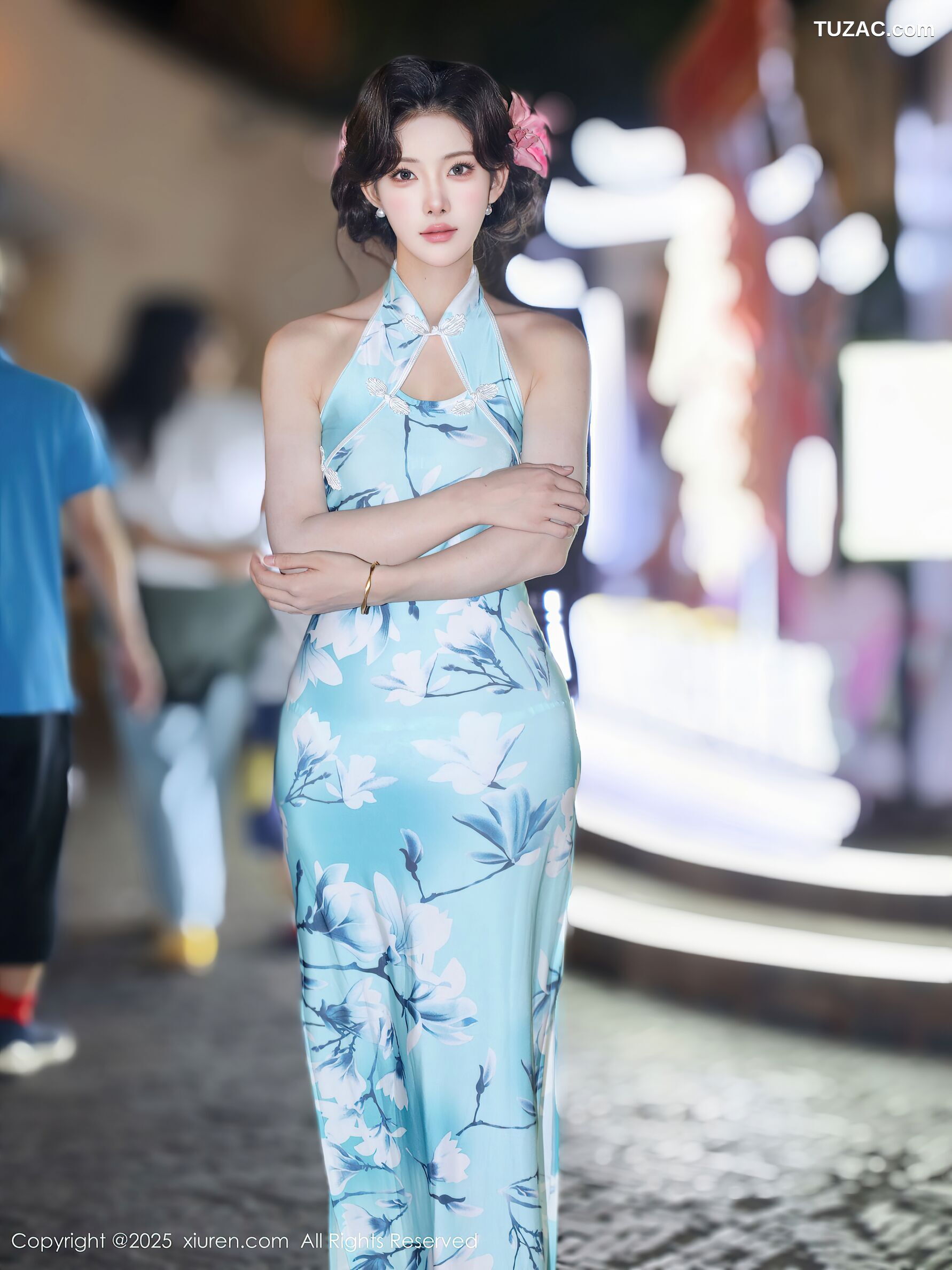 XiuRen秀人网-10594-梨霜儿-青色旗袍夜色街拍肉丝-2025.07.28