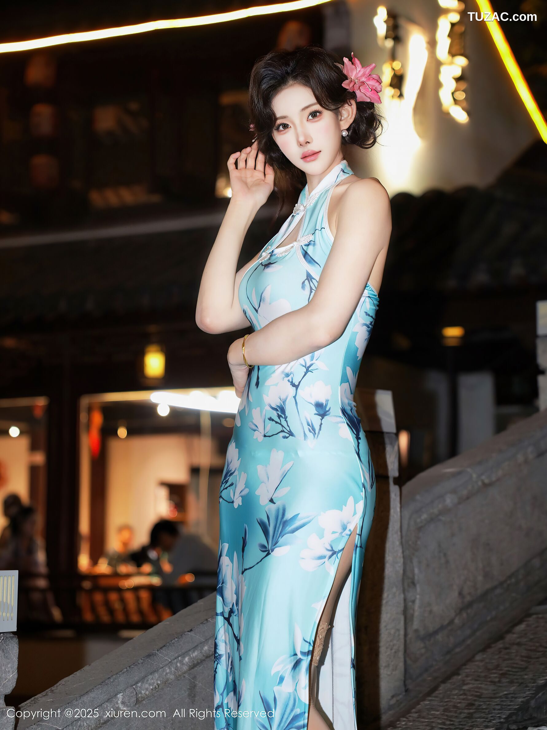 XiuRen秀人网-10594-梨霜儿-青色旗袍夜色街拍肉丝-2025.07.28