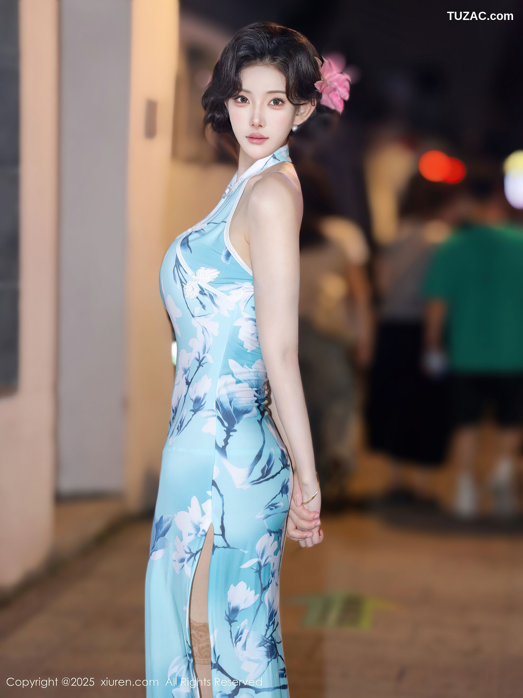 XiuRen秀人网-10594-梨霜儿-青色旗袍夜色街拍肉丝-2025.07.28