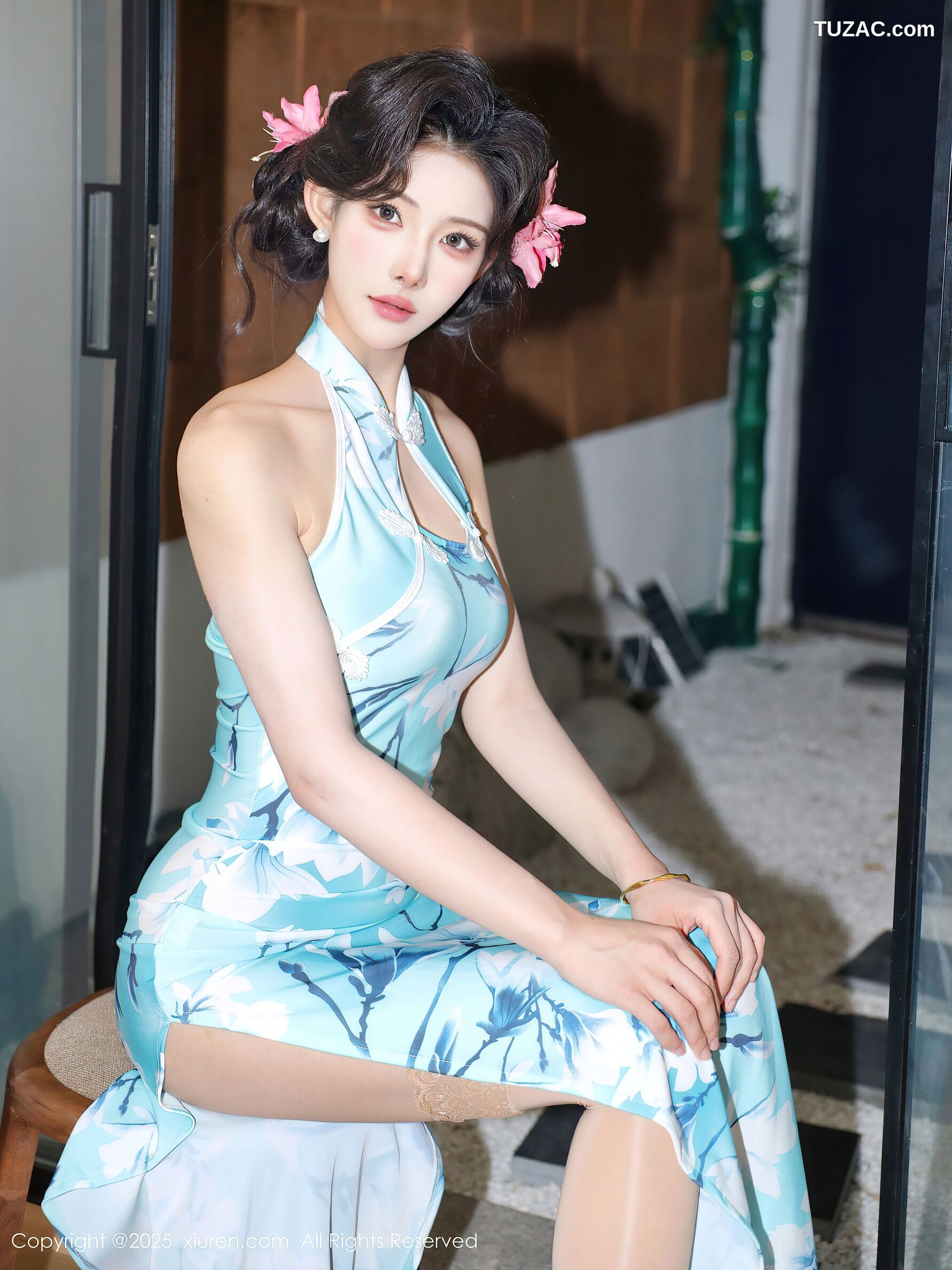 XiuRen秀人网-10594-梨霜儿-青色旗袍夜色街拍肉丝-2025.07.28